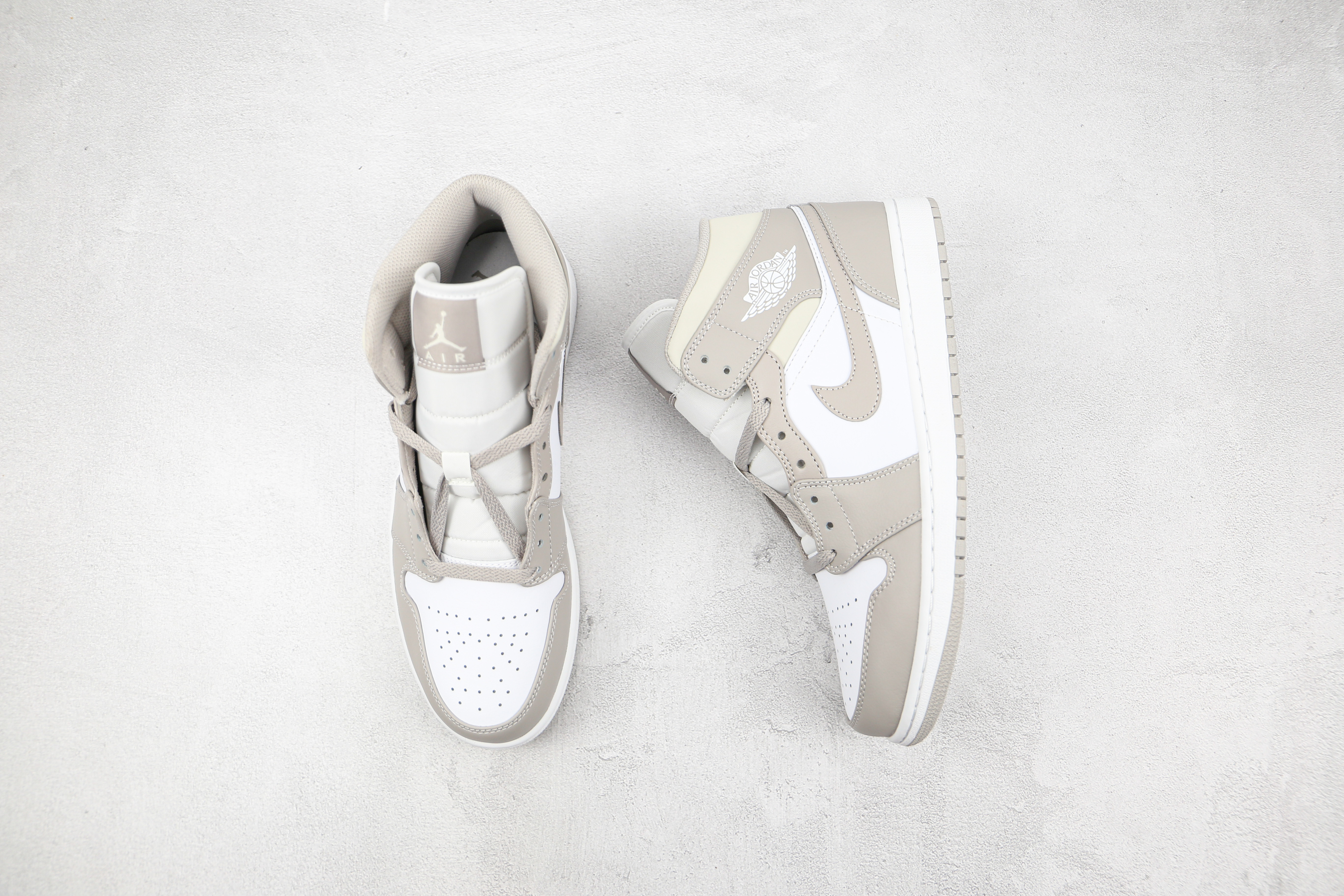 Air Jordan 1 Light Bone Color