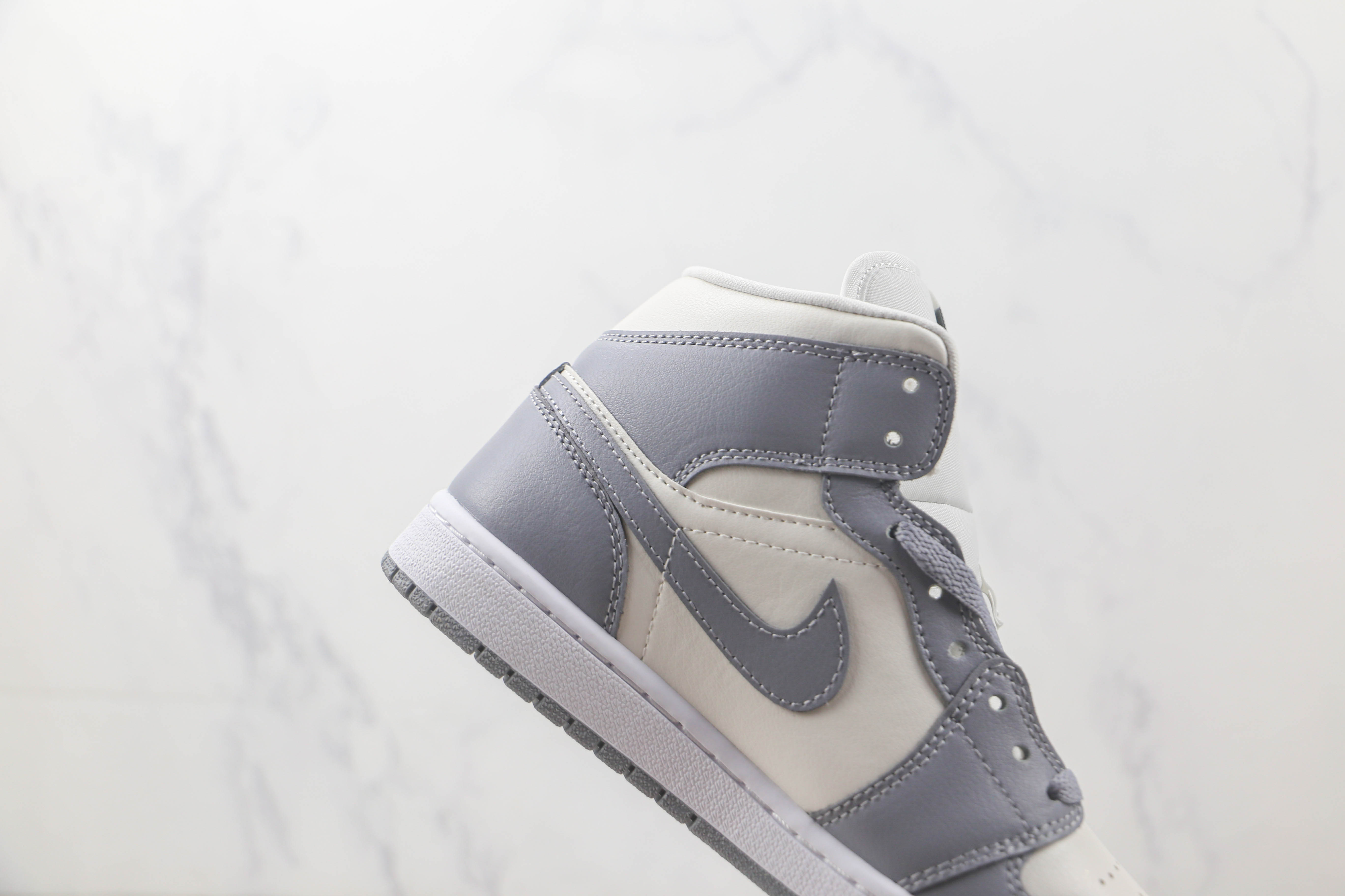 Air Jordan 1 White Soot