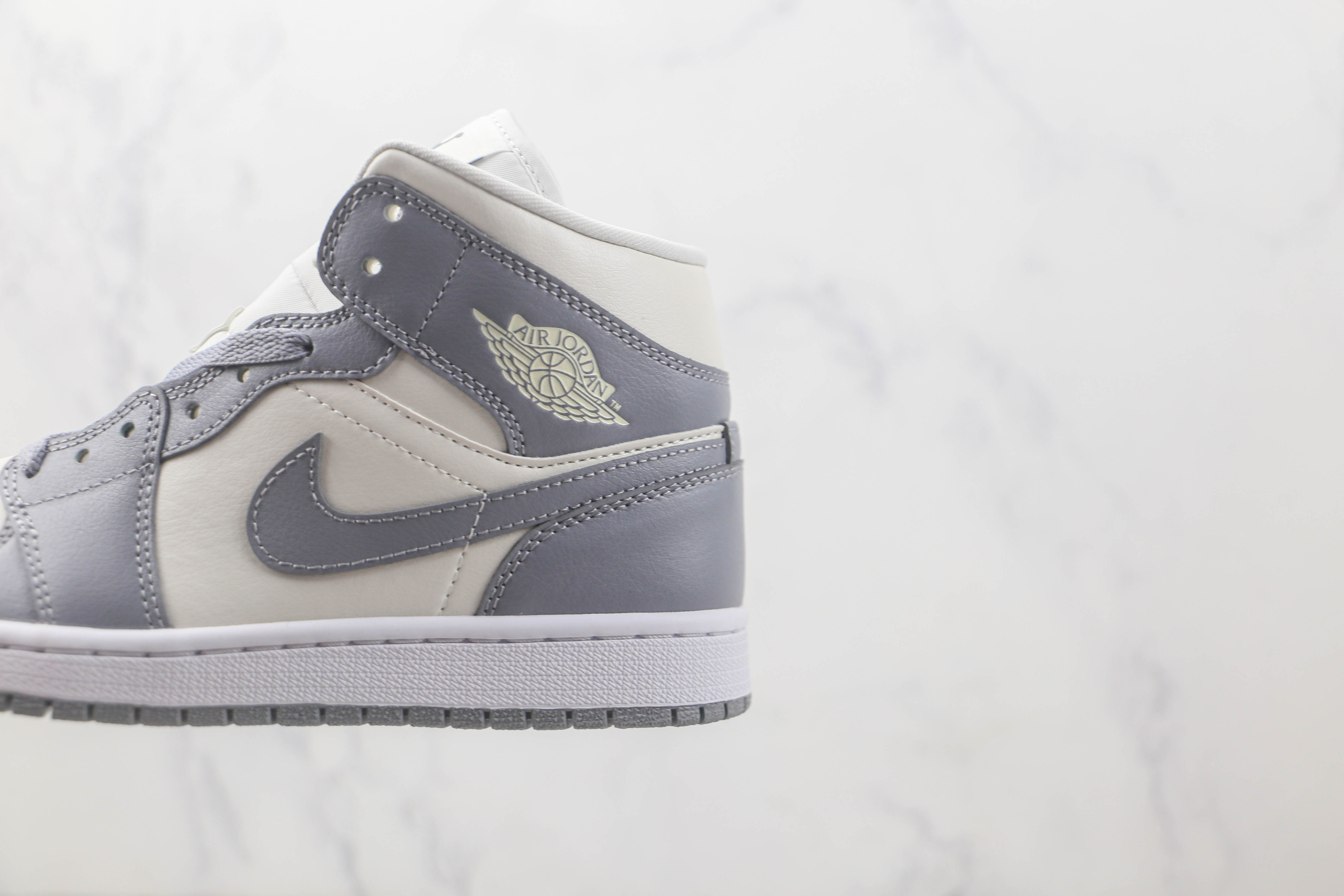 Air Jordan 1 White Soot