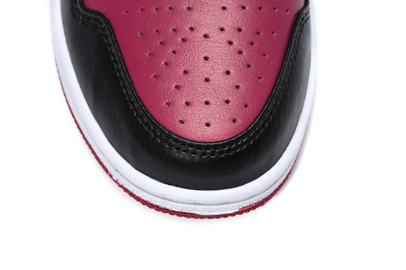 Air Jordan 1 Mid Bred Toe