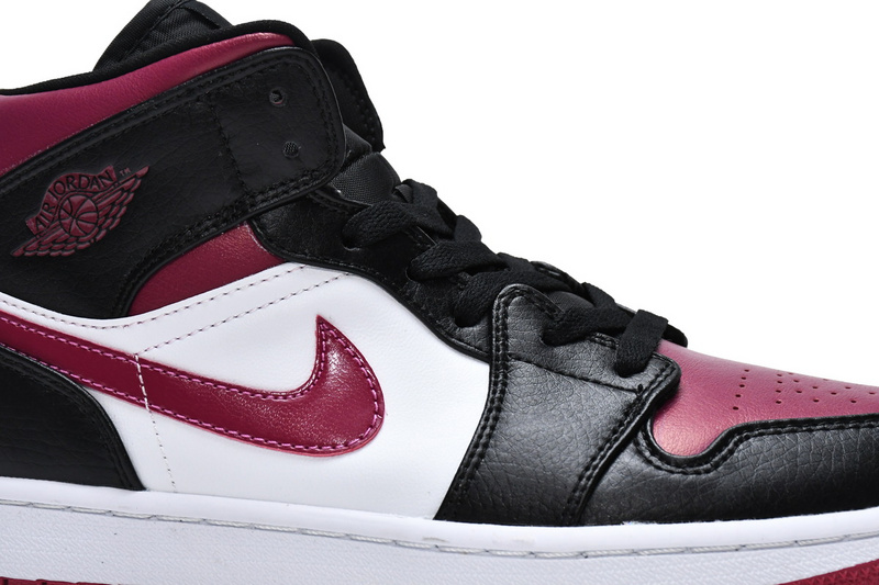 Air Jordan 1 Mid Bred Toe
