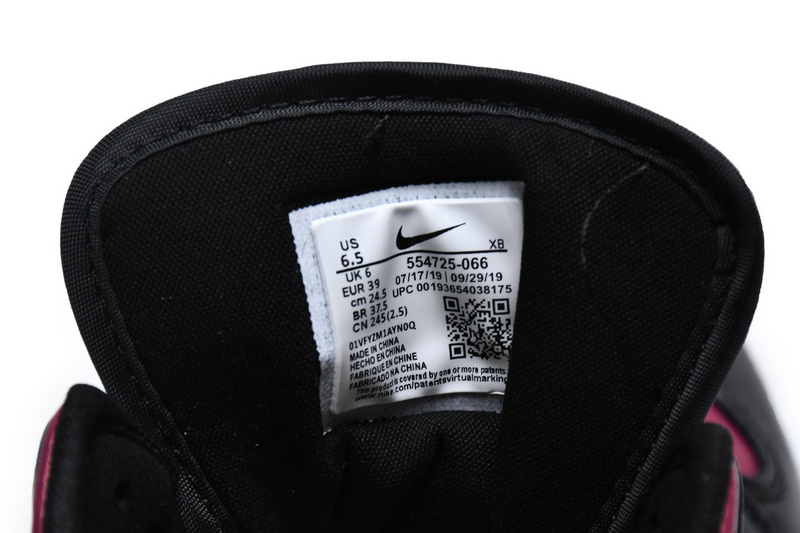 Air Jordan 1 Mid Bred Toe