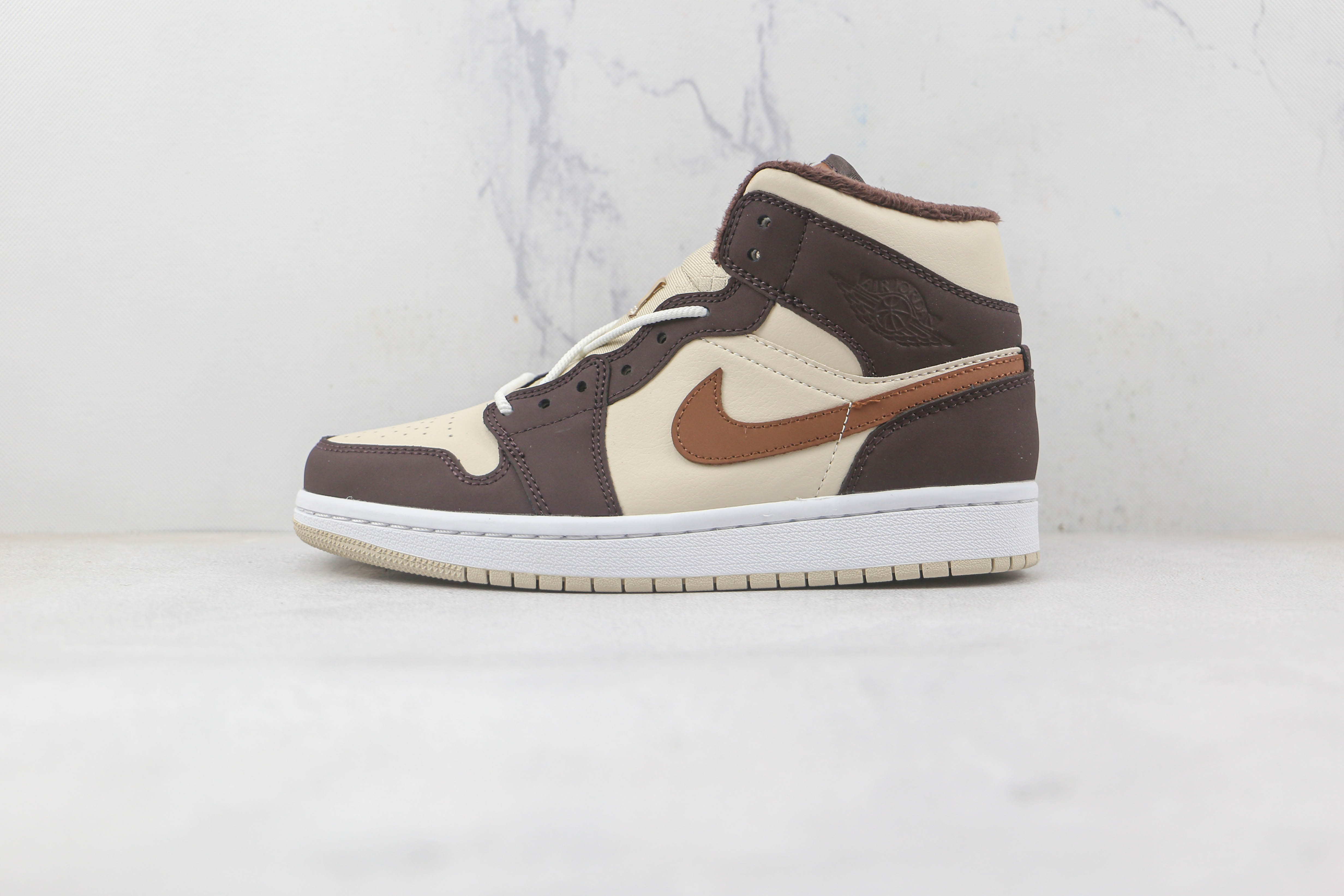 Air Jordan 1 Brown