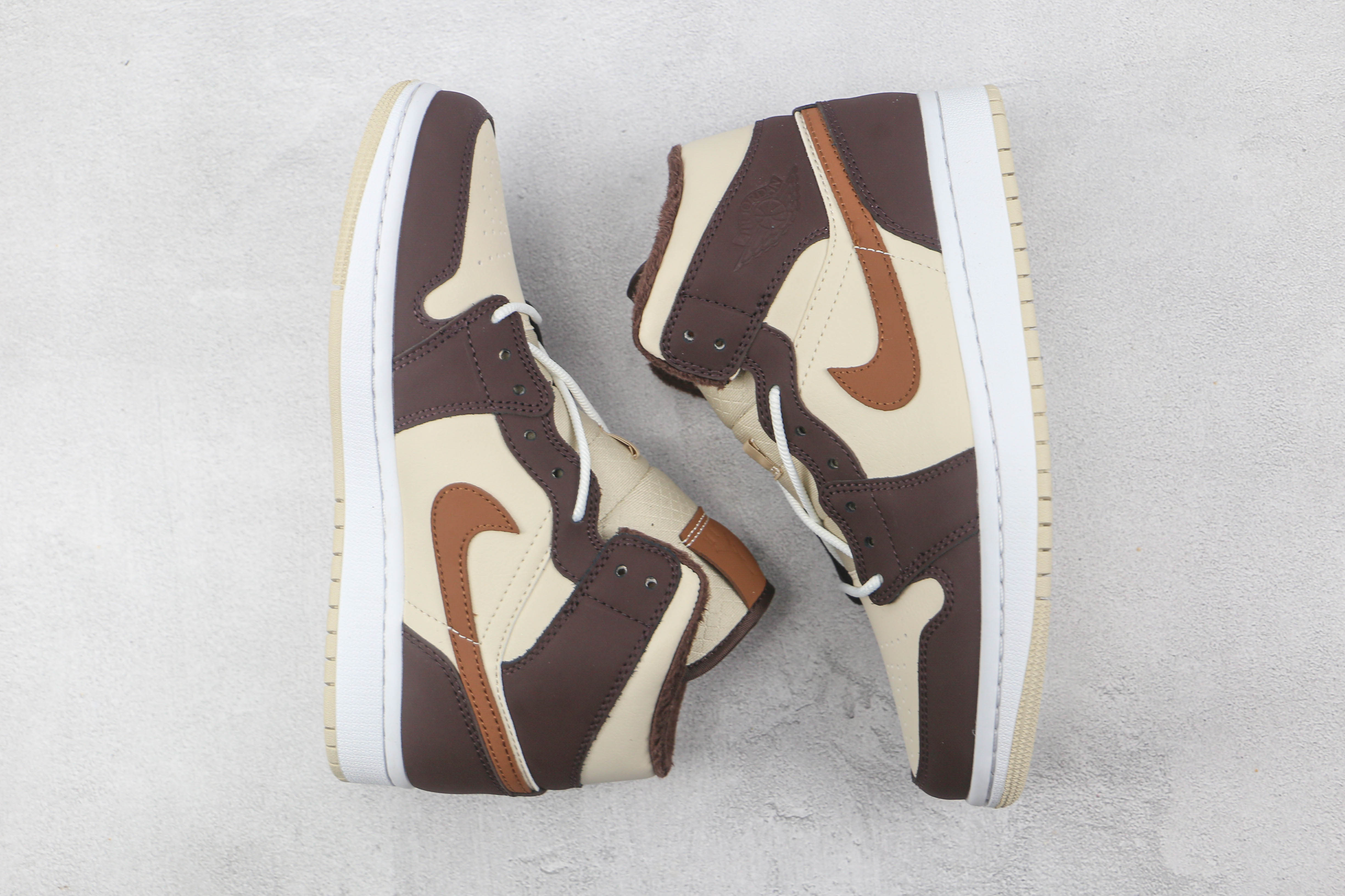 Air Jordan 1 Brown