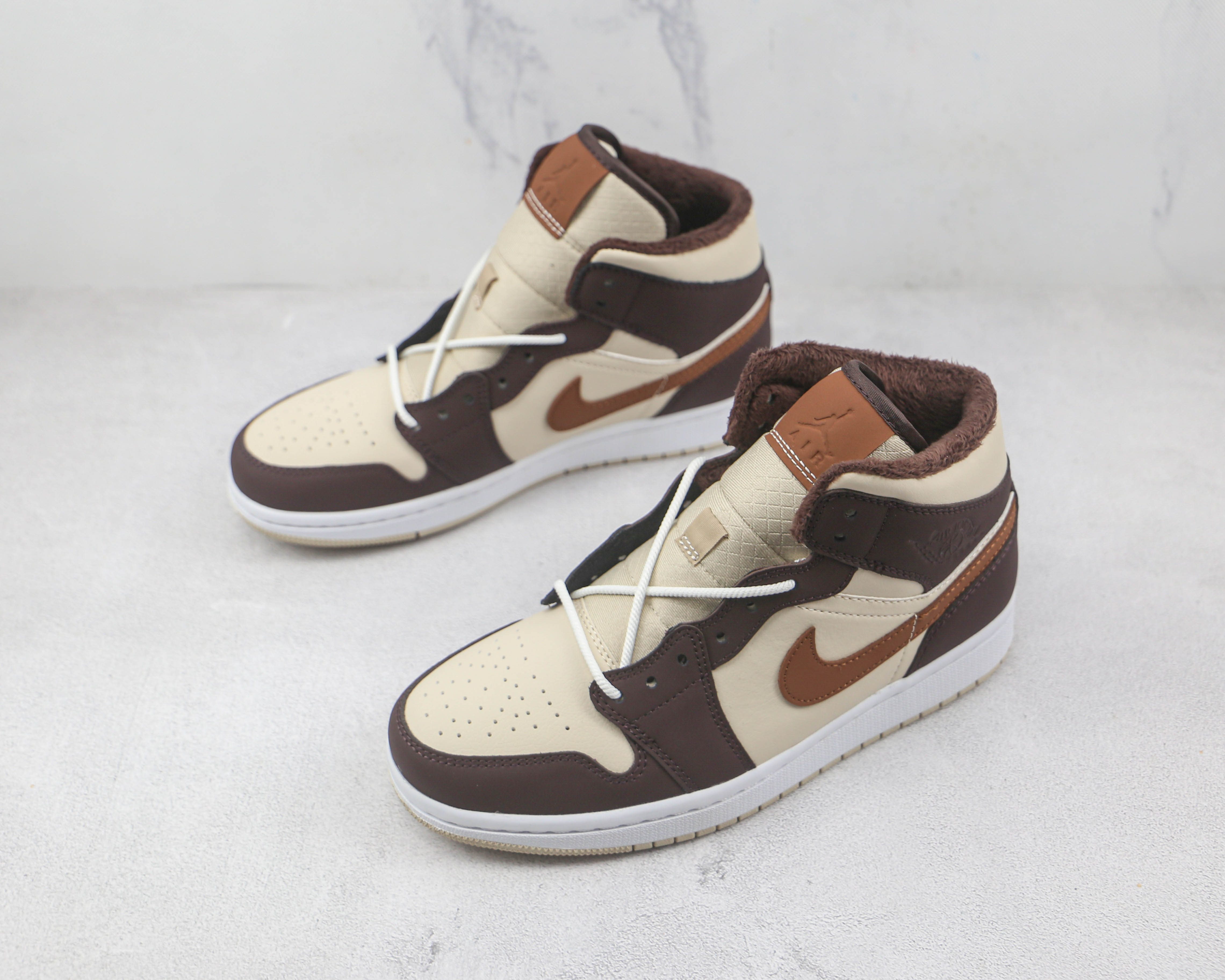 Air Jordan 1 Brown