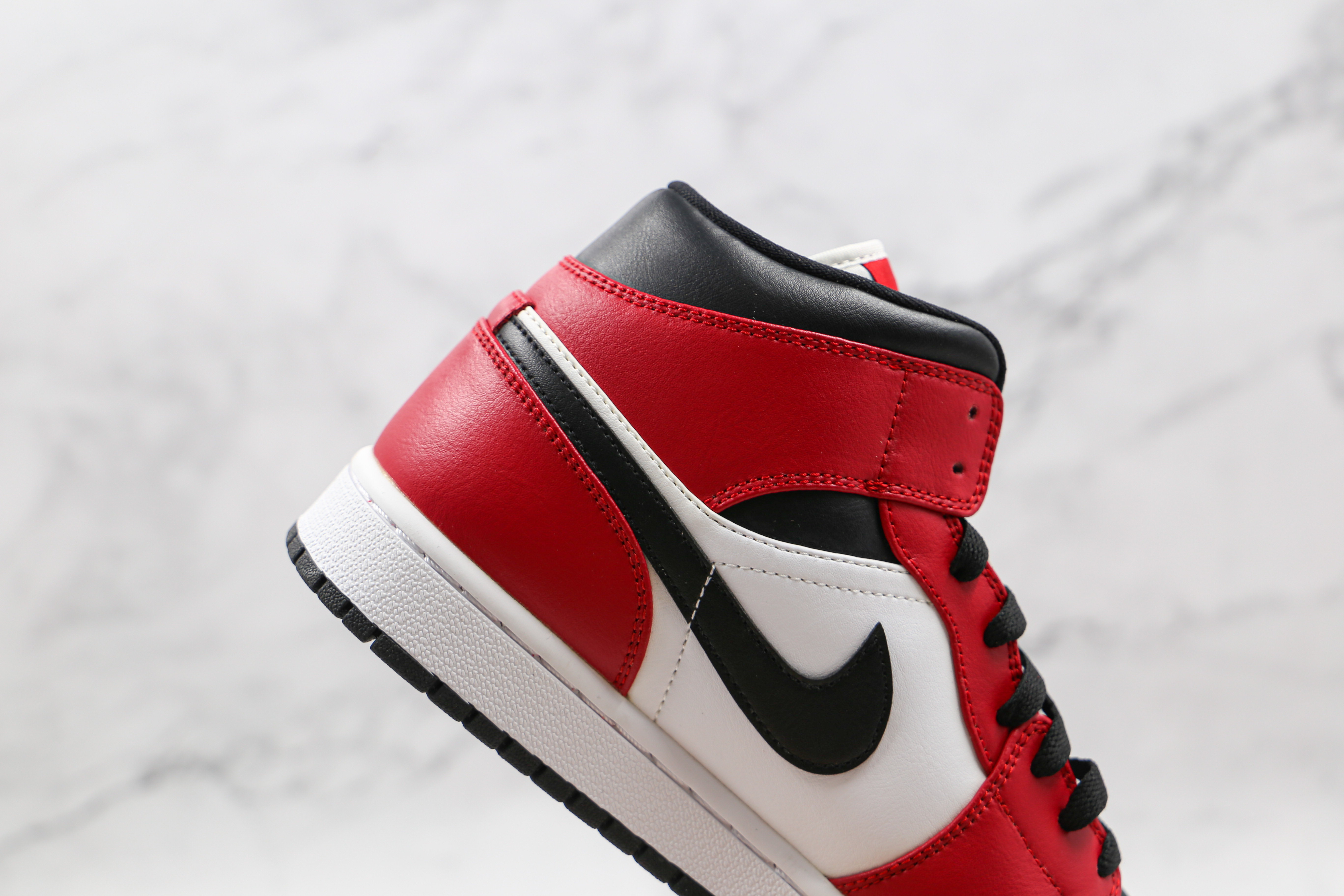 Air Jordan 1 Mid Chicago Black Toe