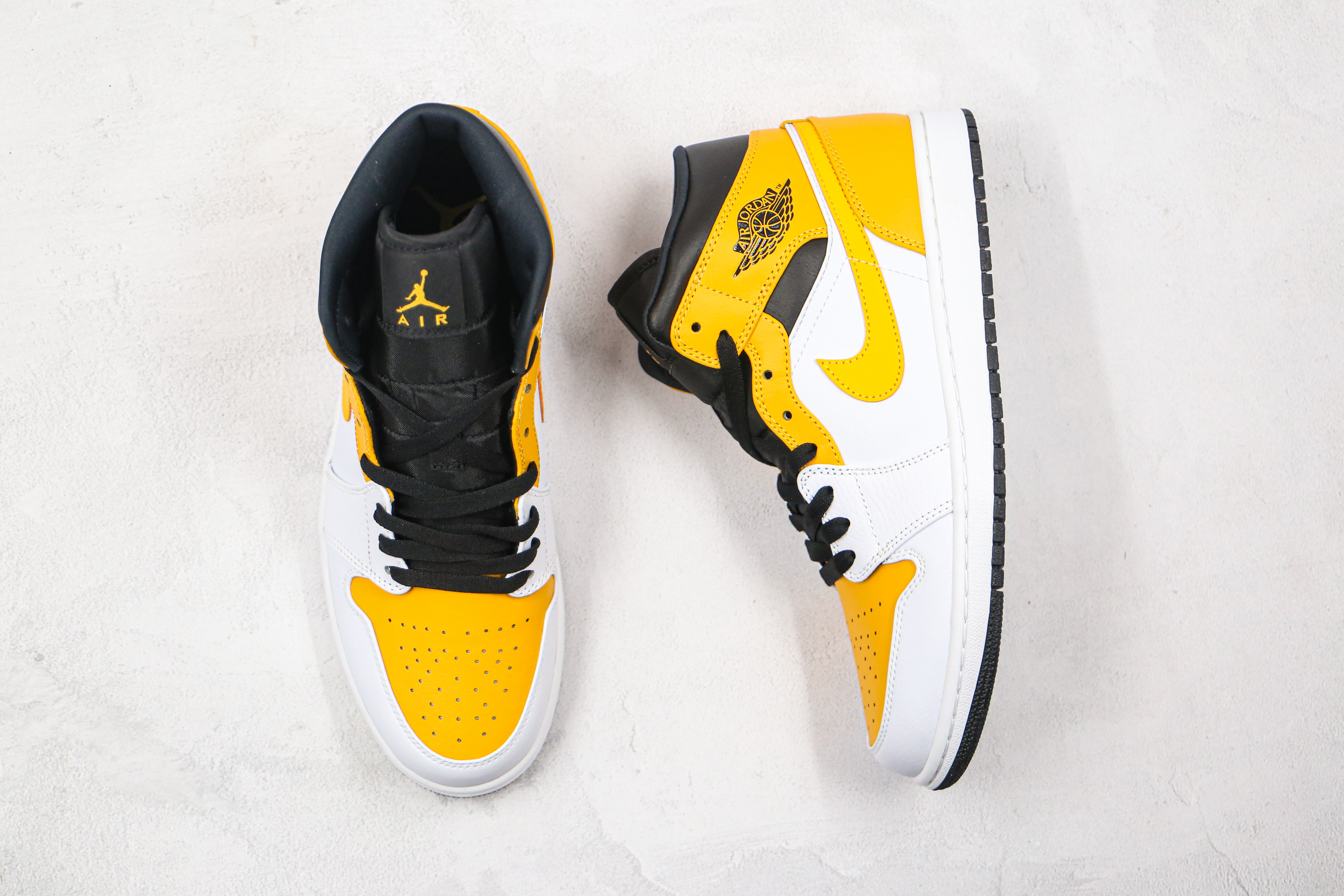 Air Jordan 1 Mid University Gold