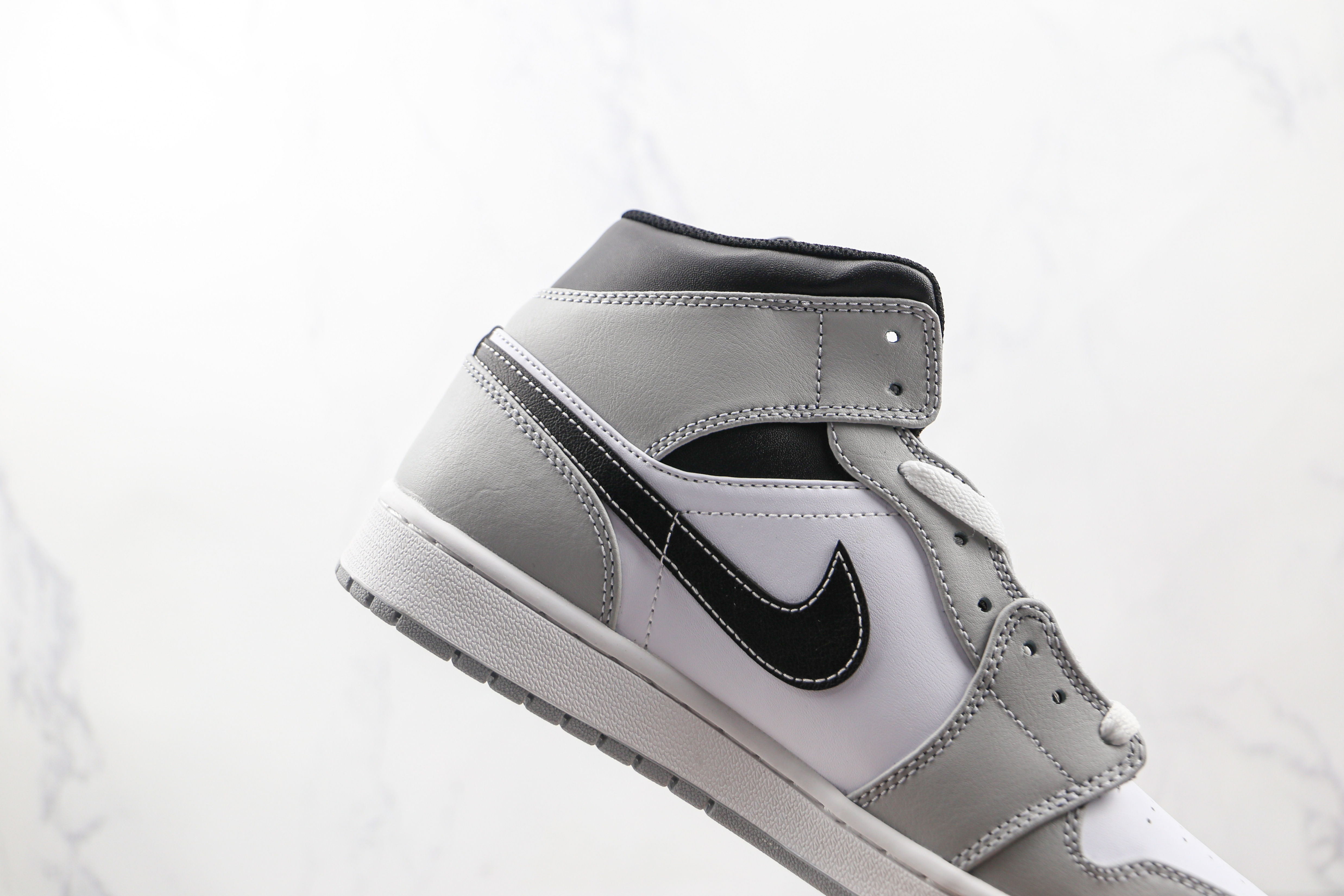 Air Jordan 1 Mid Light Smoke Grey