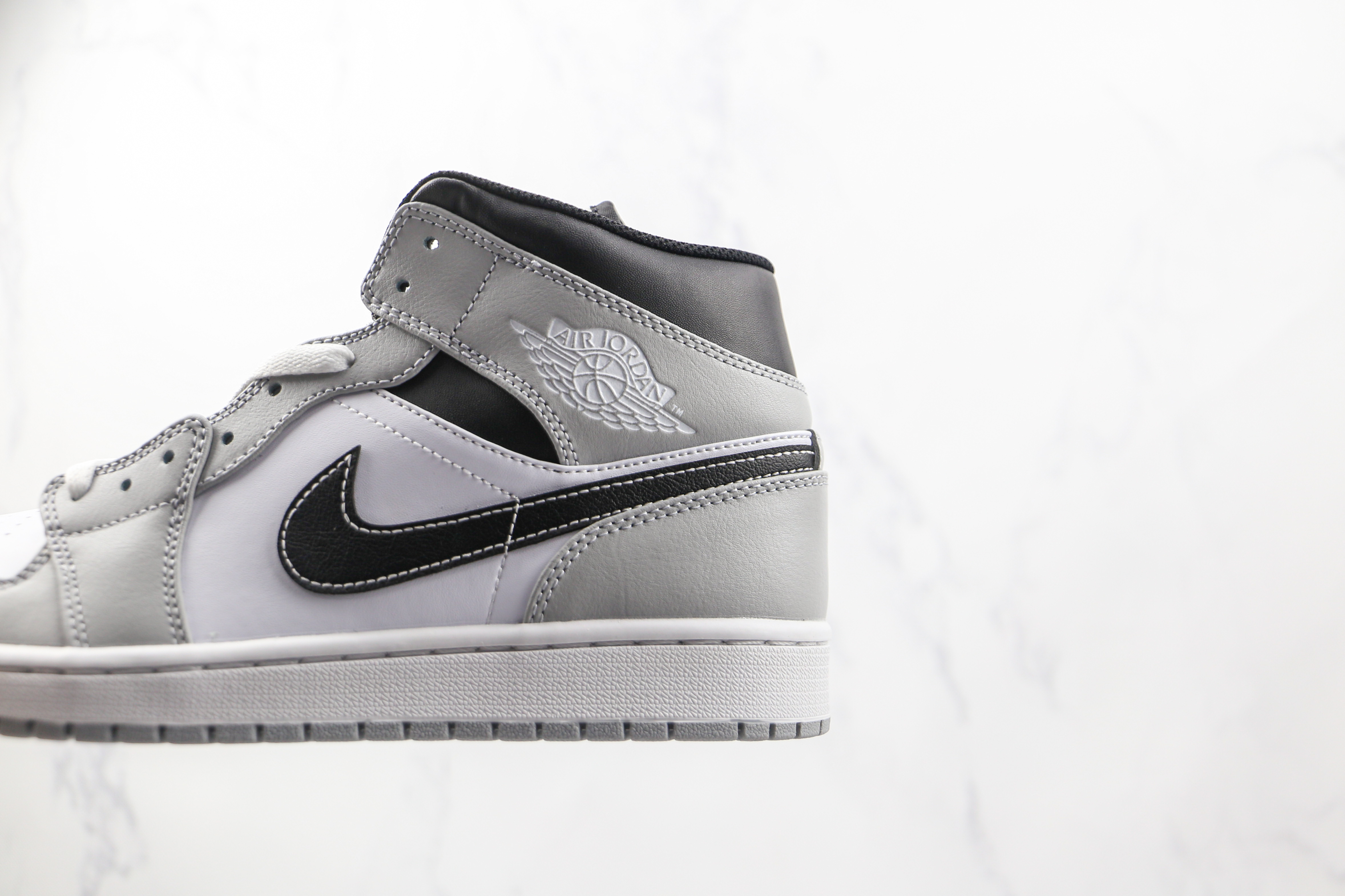 Air Jordan 1 Mid Light Smoke Grey