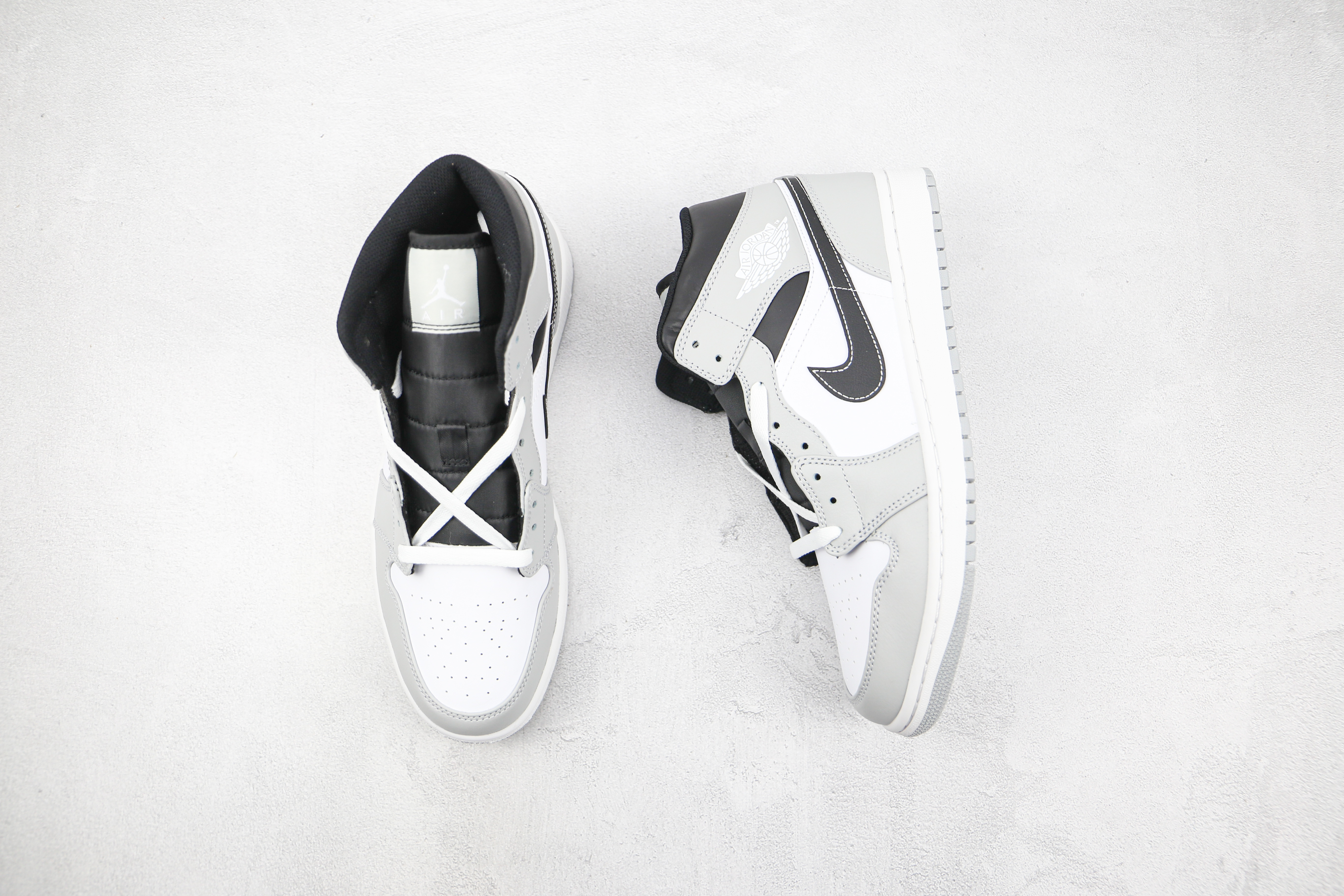 Air Jordan 1 Mid Light Smoke Grey