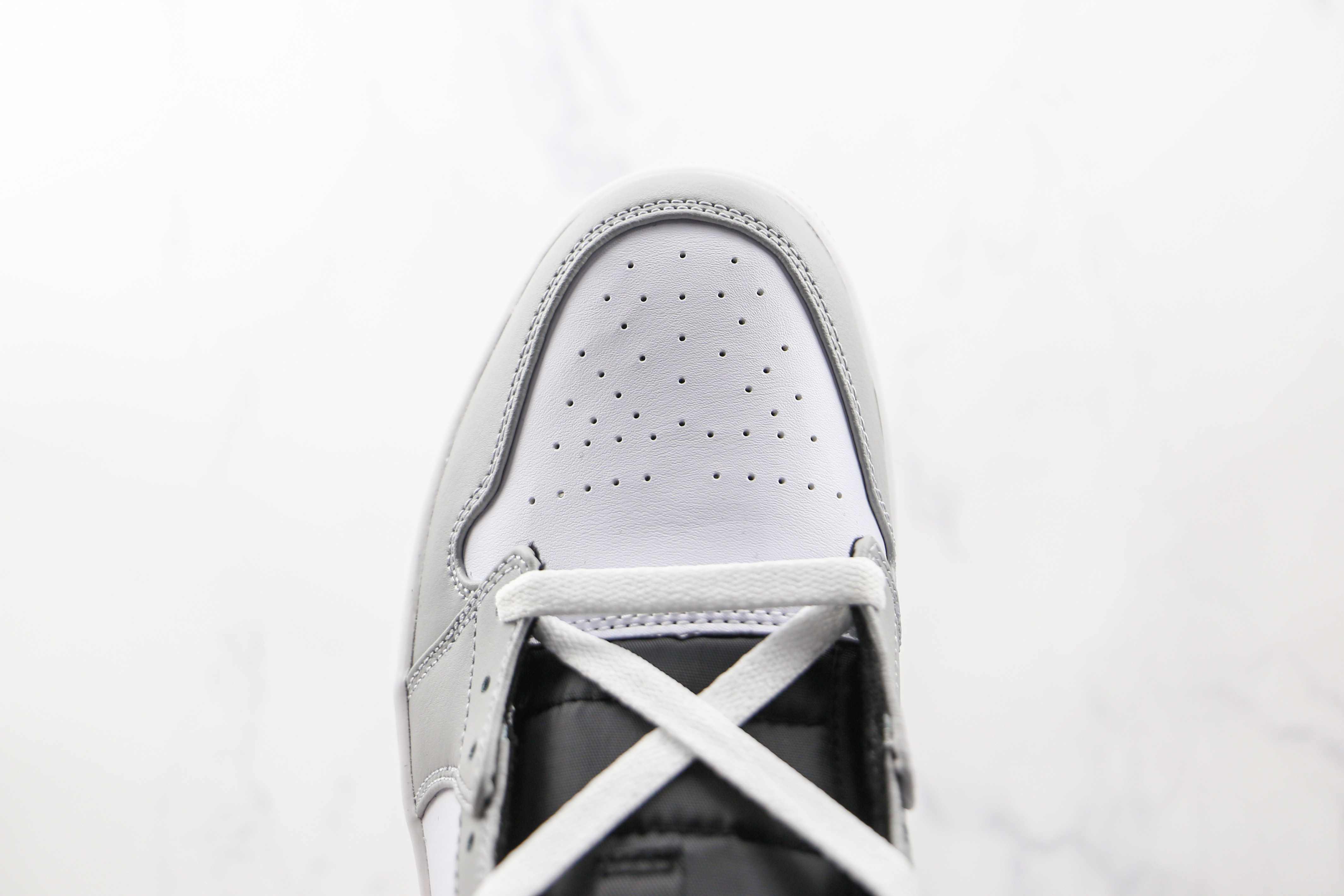 Air Jordan 1 Mid Light Smoke Grey