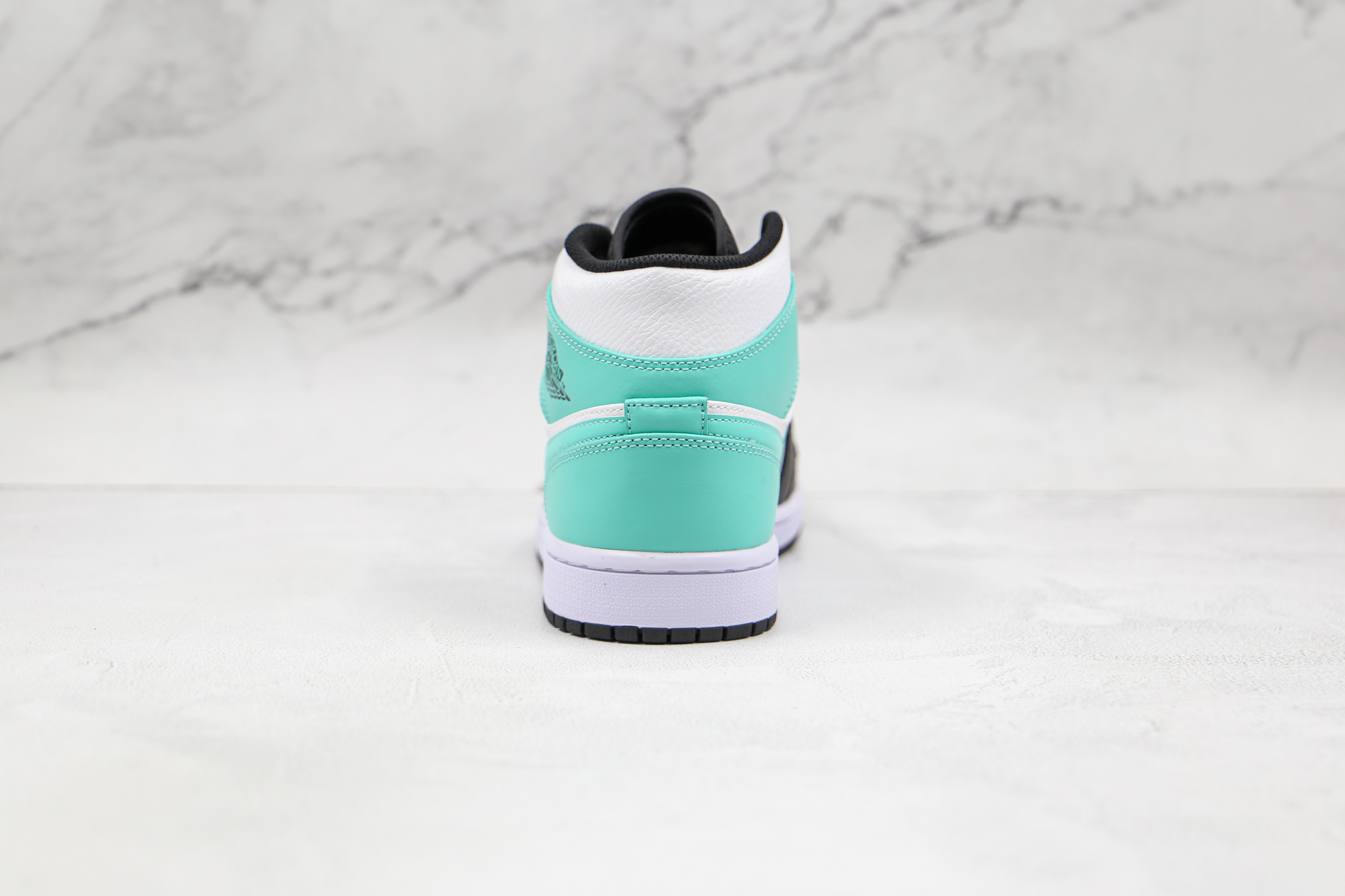 Air Jordan 1 Mid Tropical Twist