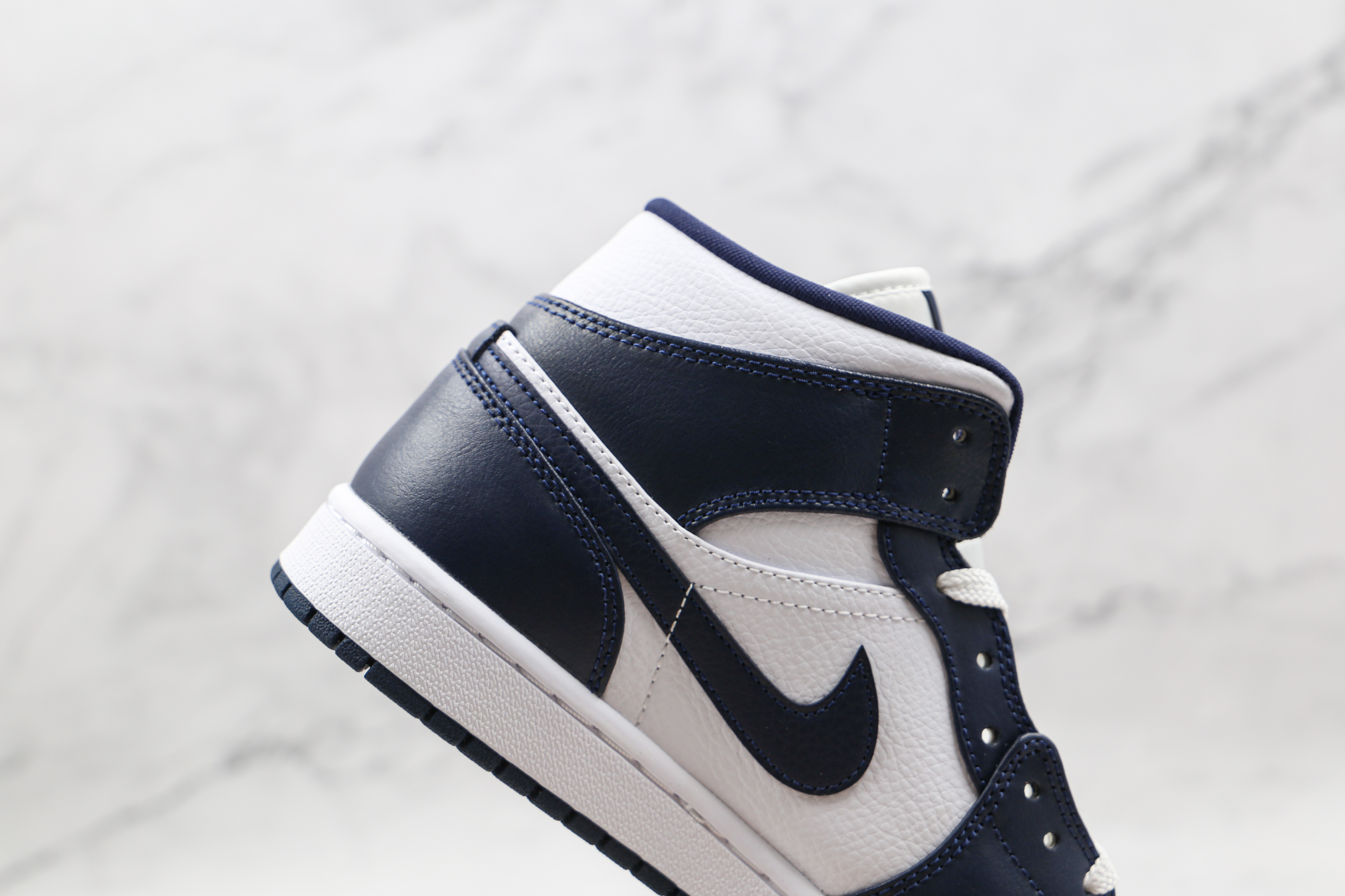Air Jordan 1 Mid Obsidian