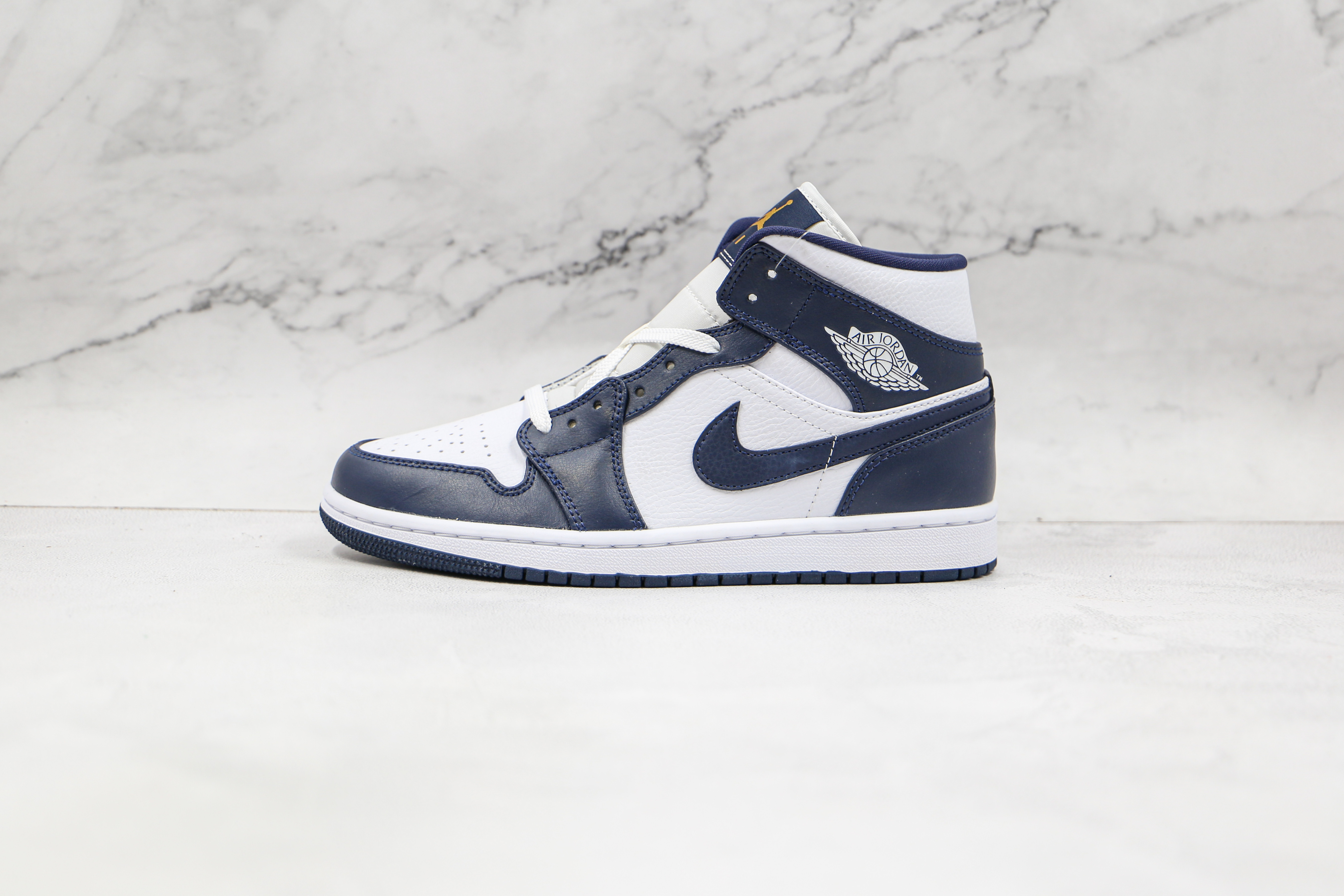 Air Jordan 1 Mid Obsidian