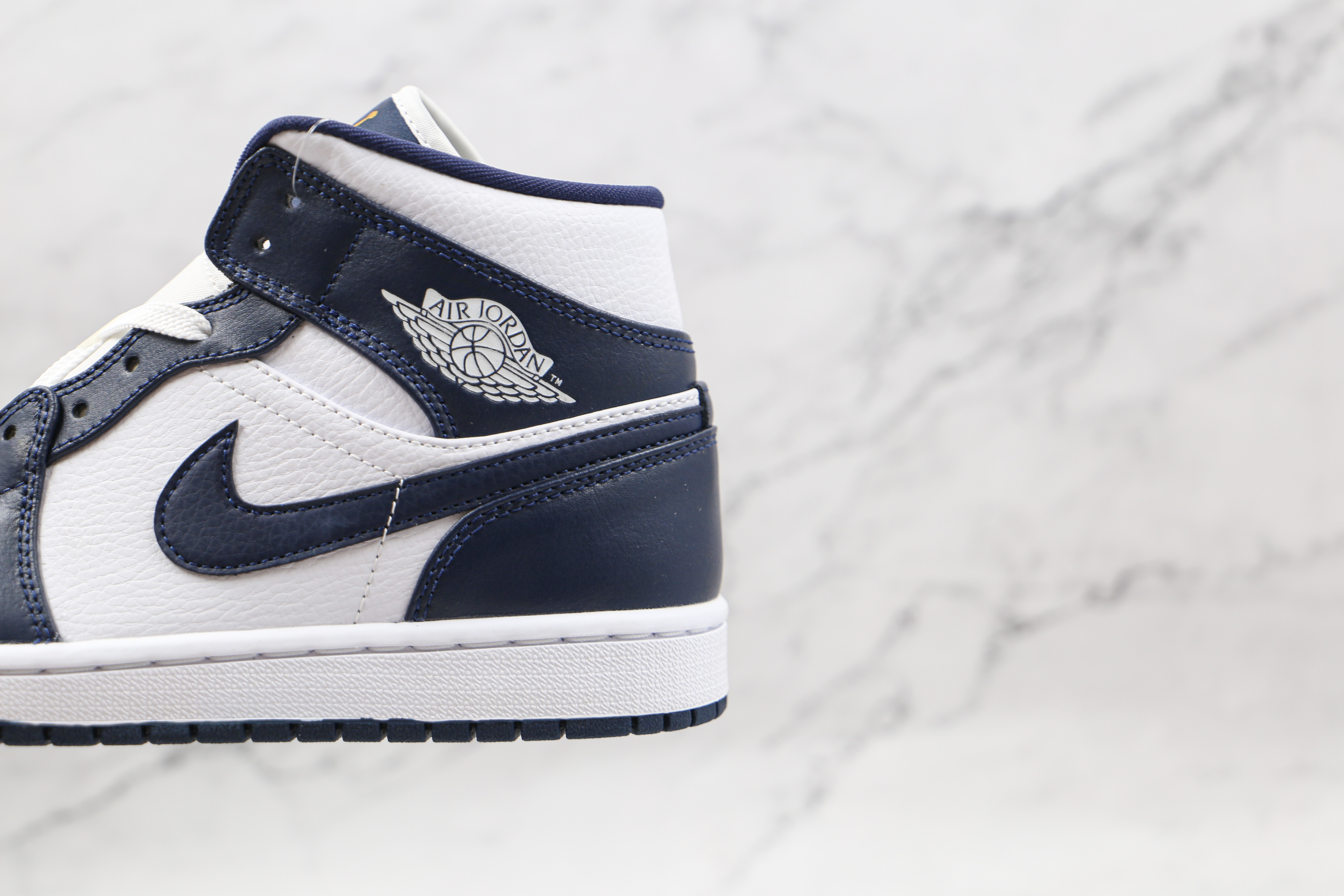 Air Jordan 1 Mid Obsidian