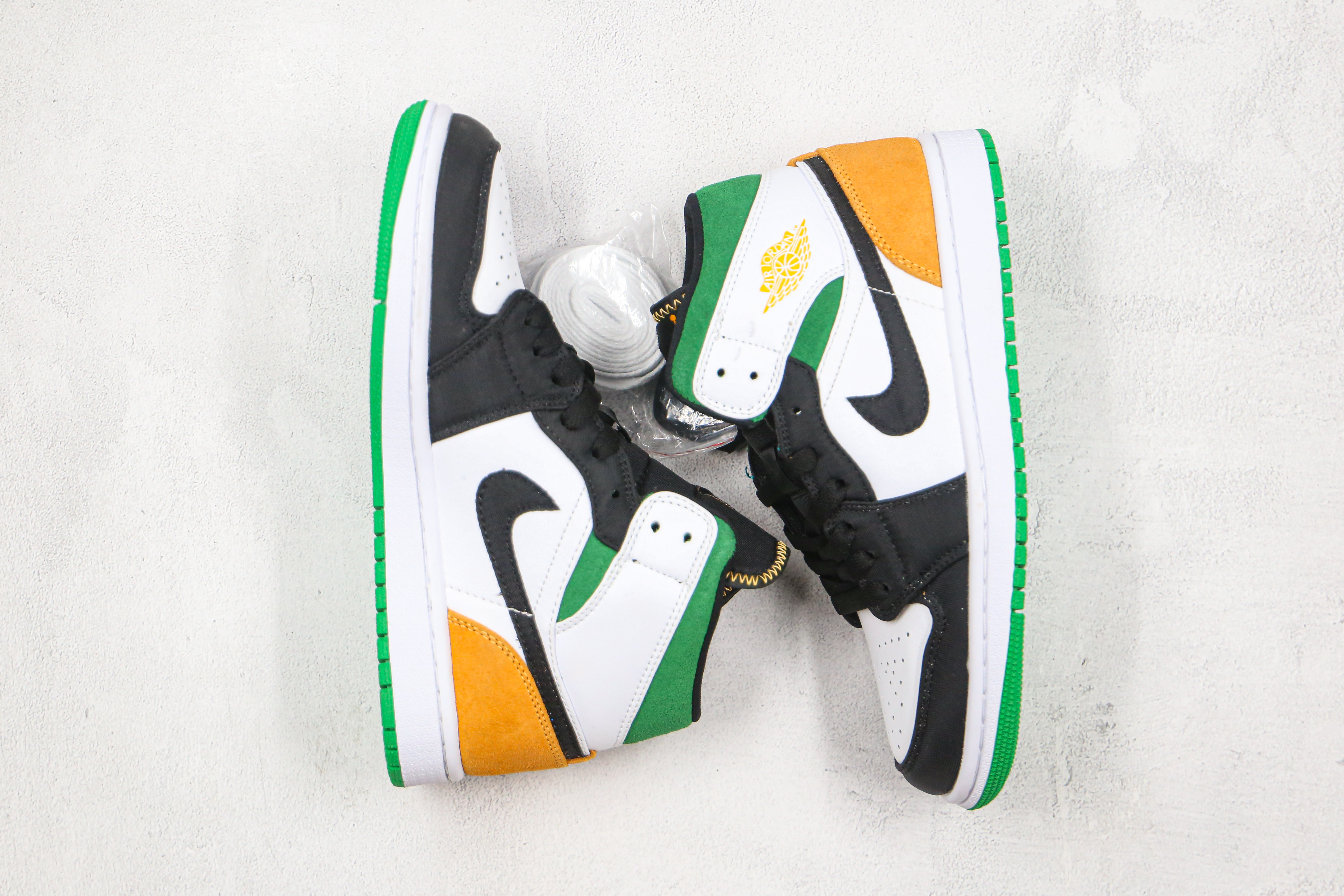 Air Jordan 1 White, orange and Green