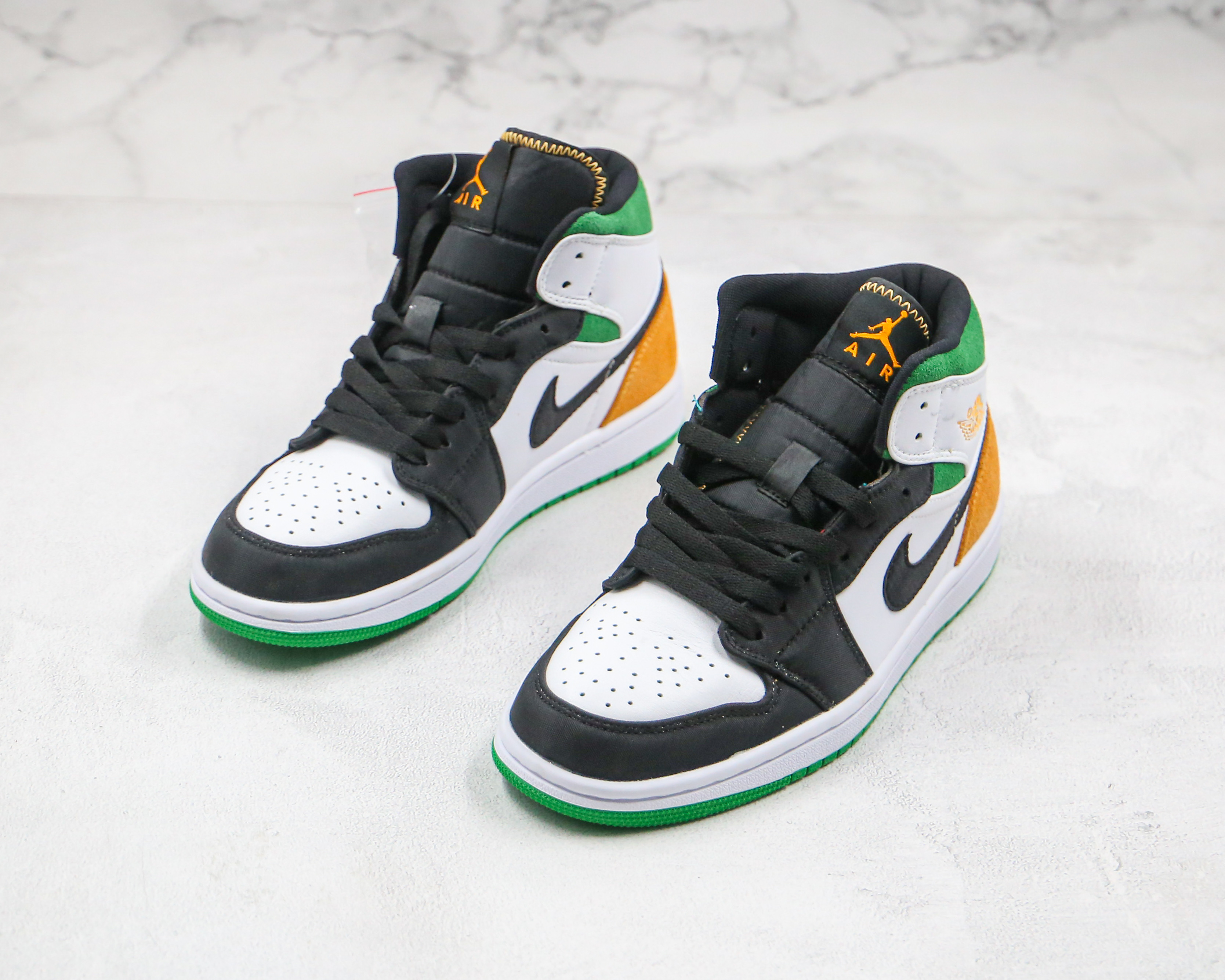 Air Jordan 1 White, orange and Green