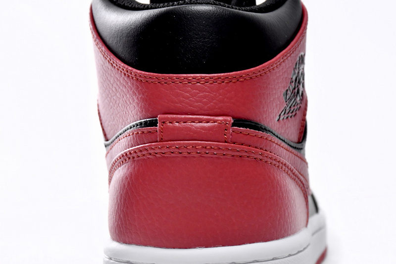 Air Jordan 1 Mid Banned