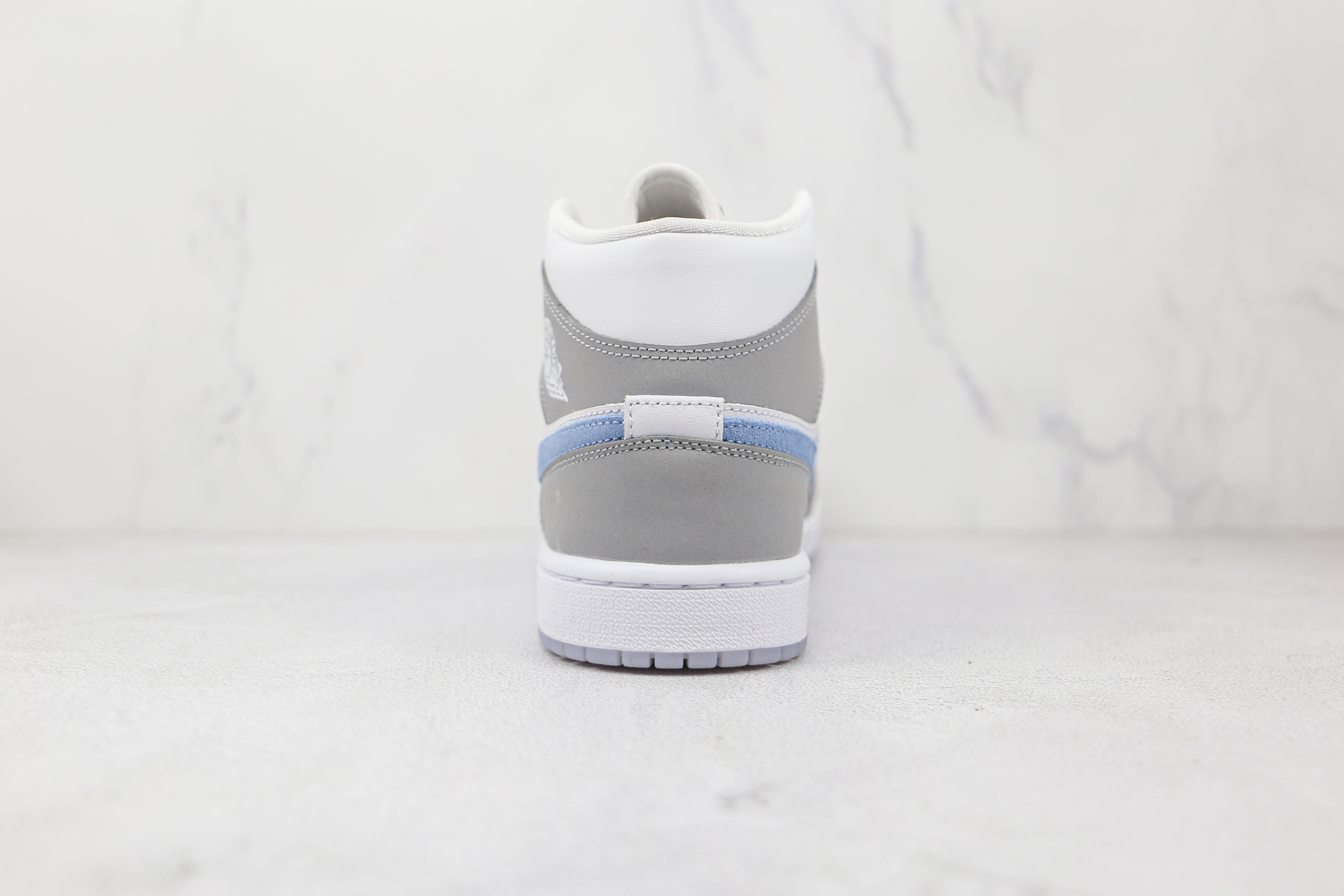 Air Jordan 1 Mid Wolf Grey Aluminum