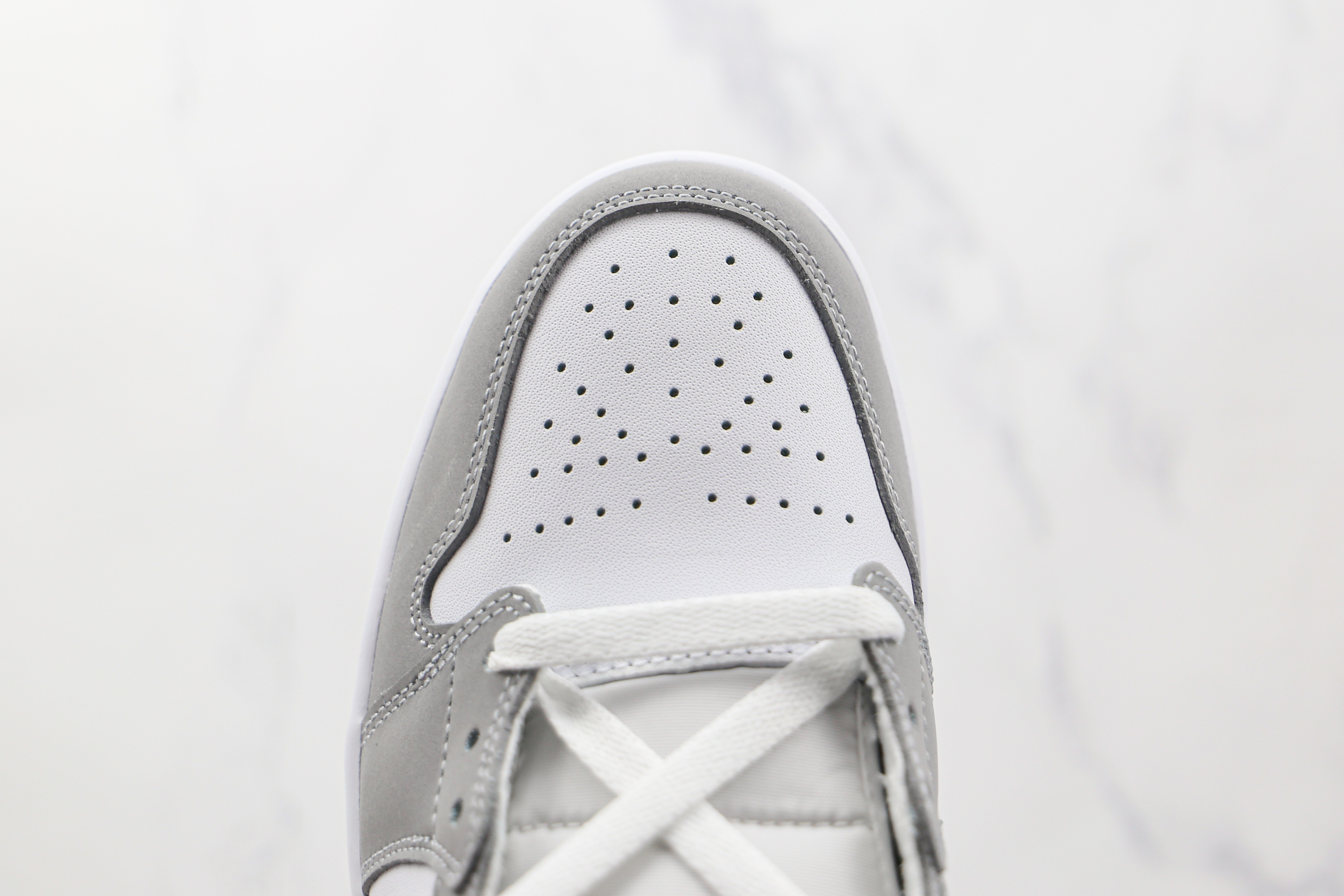 Air Jordan 1 Mid Wolf Grey Aluminum