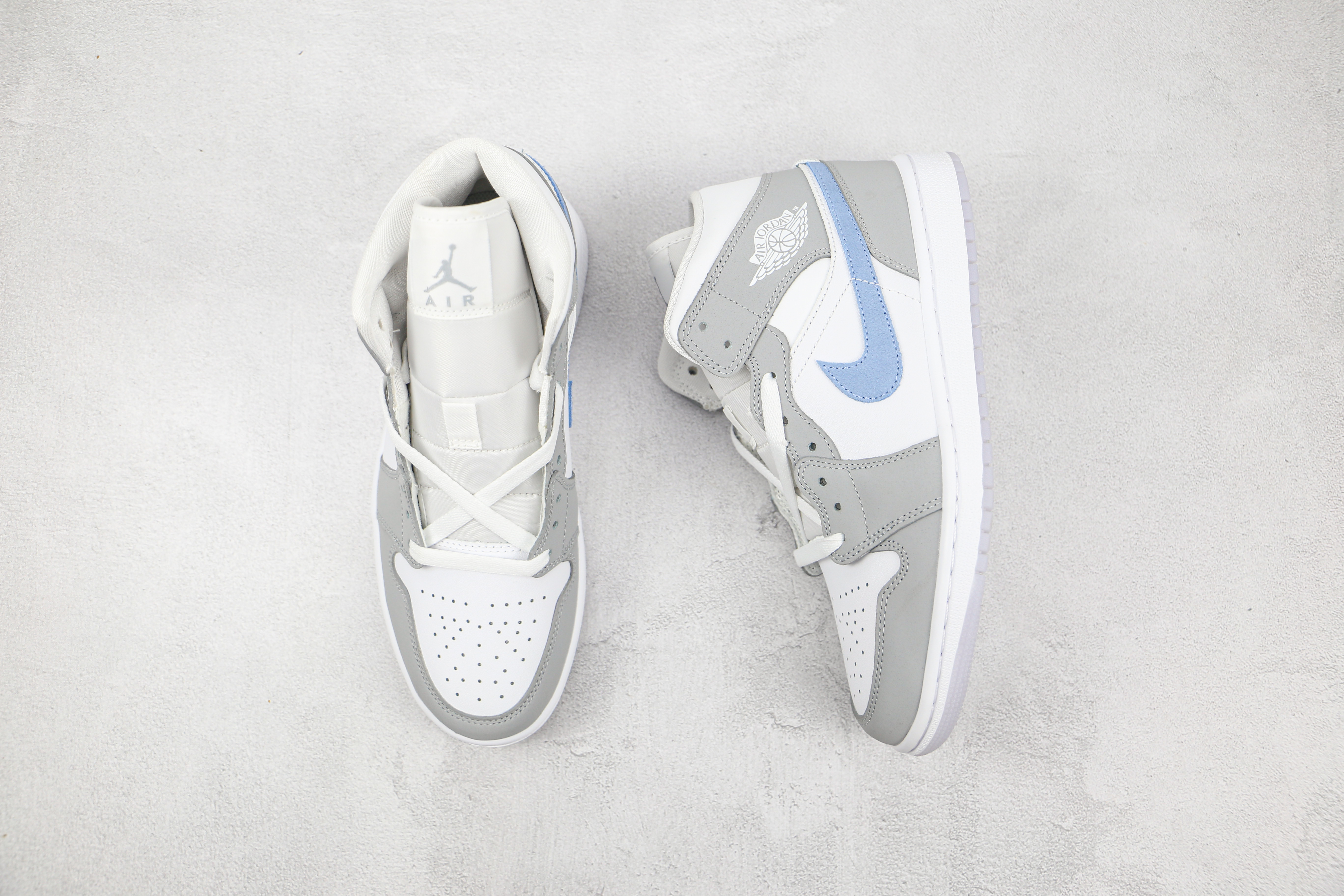 Air Jordan 1 Mid Wolf Grey Aluminum