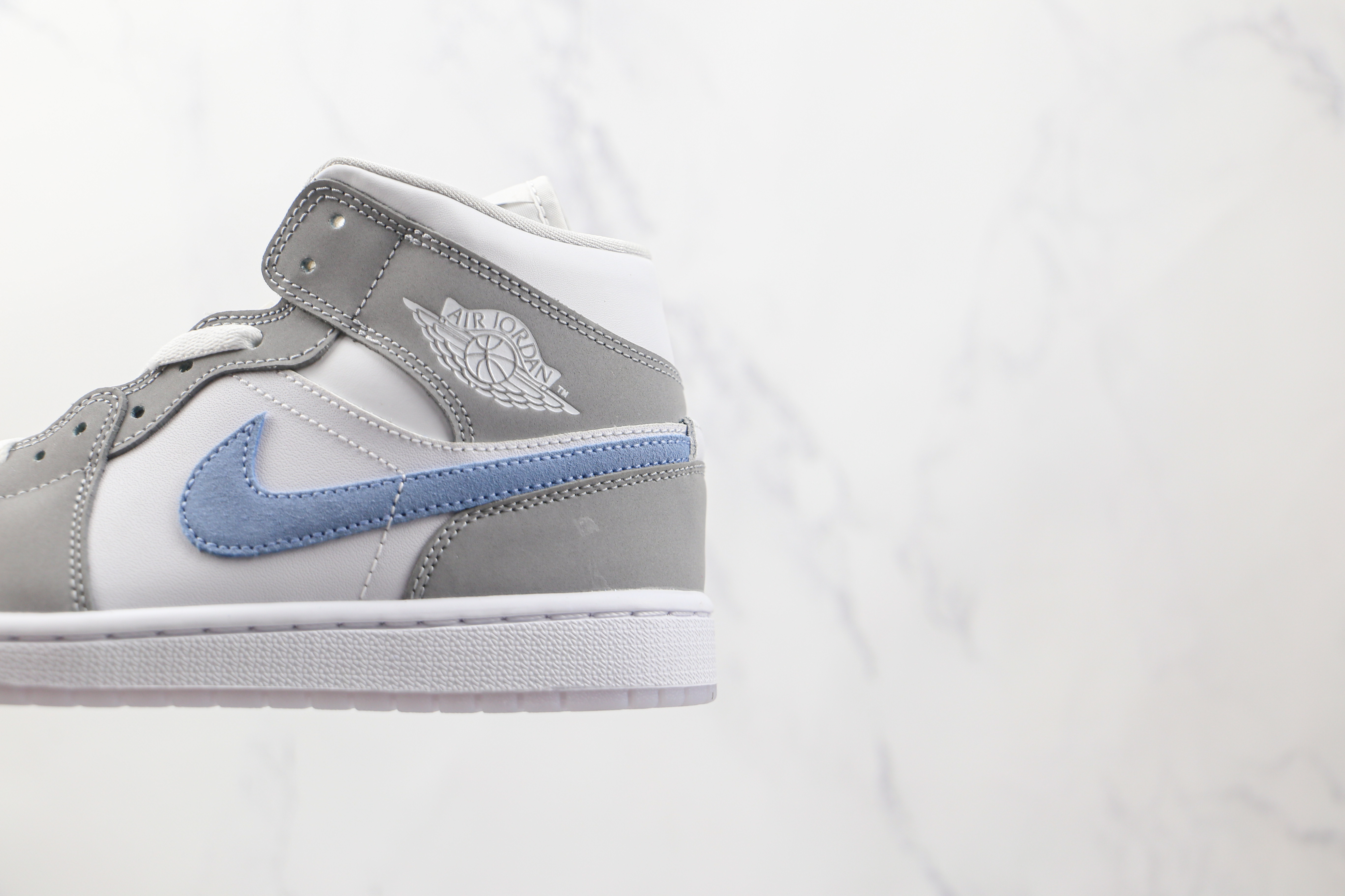 Air Jordan 1 Mid Wolf Grey Aluminum