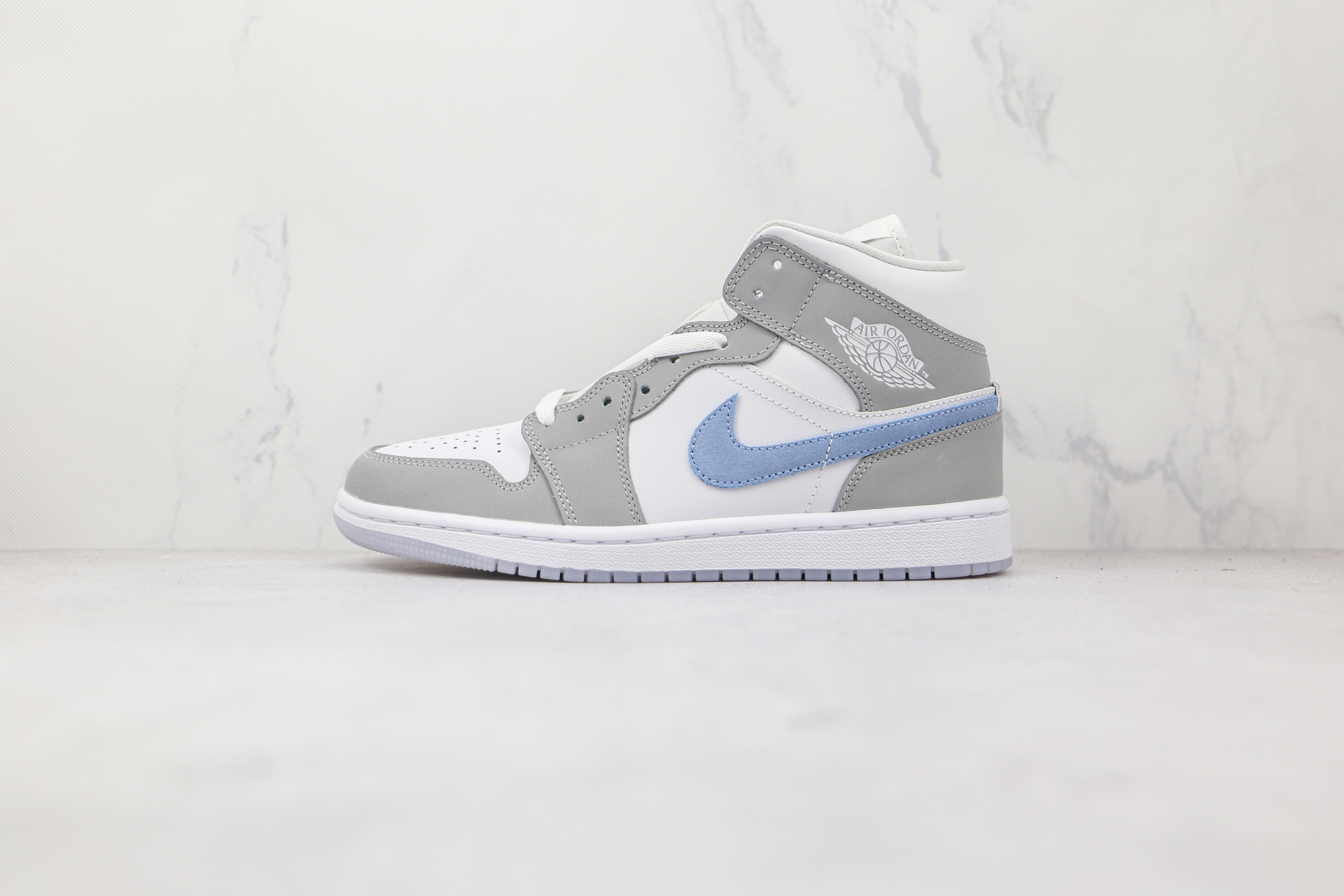 Air Jordan 1 Mid Wolf Grey Aluminum