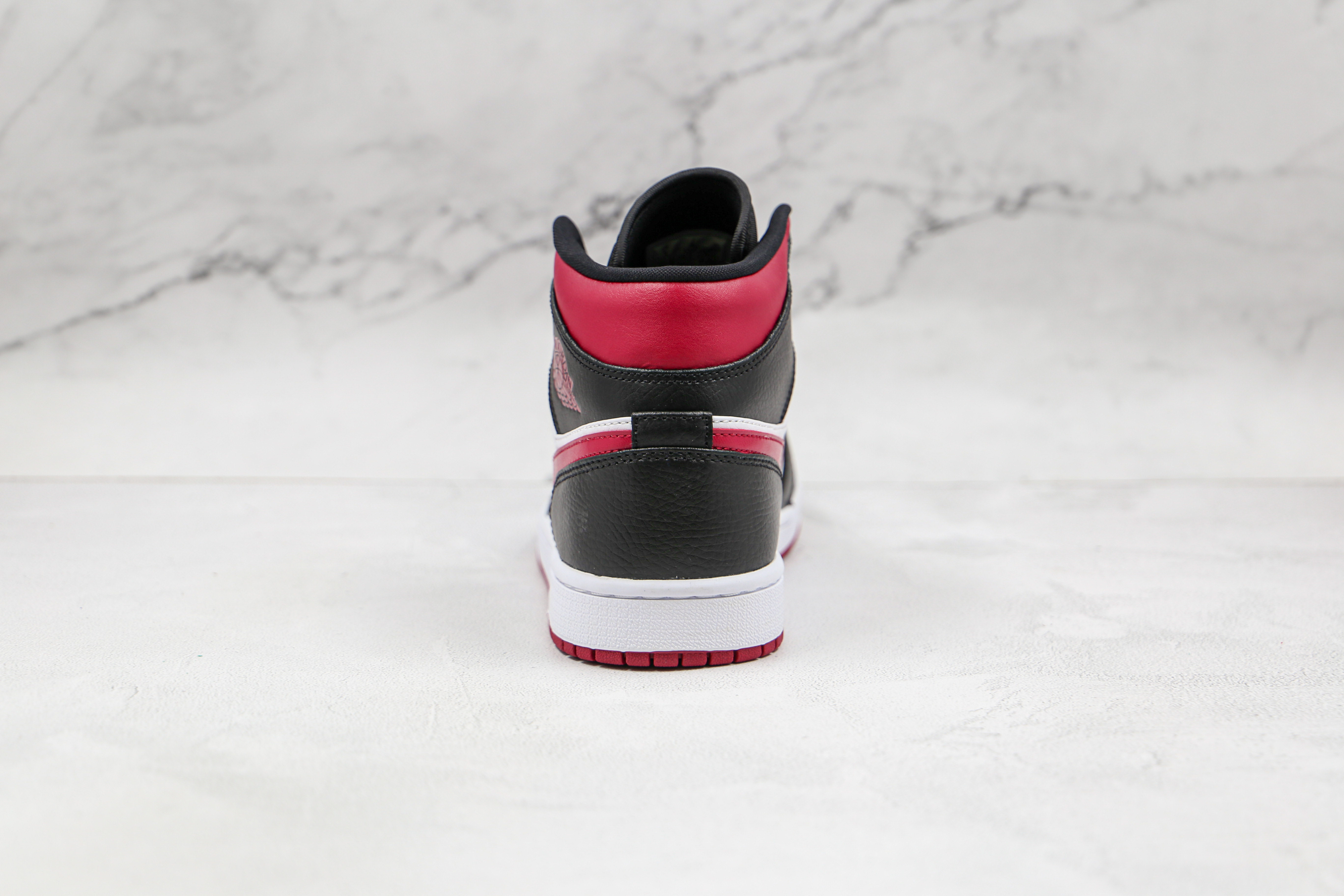 Air Jordan 1 Mid Bred Toe