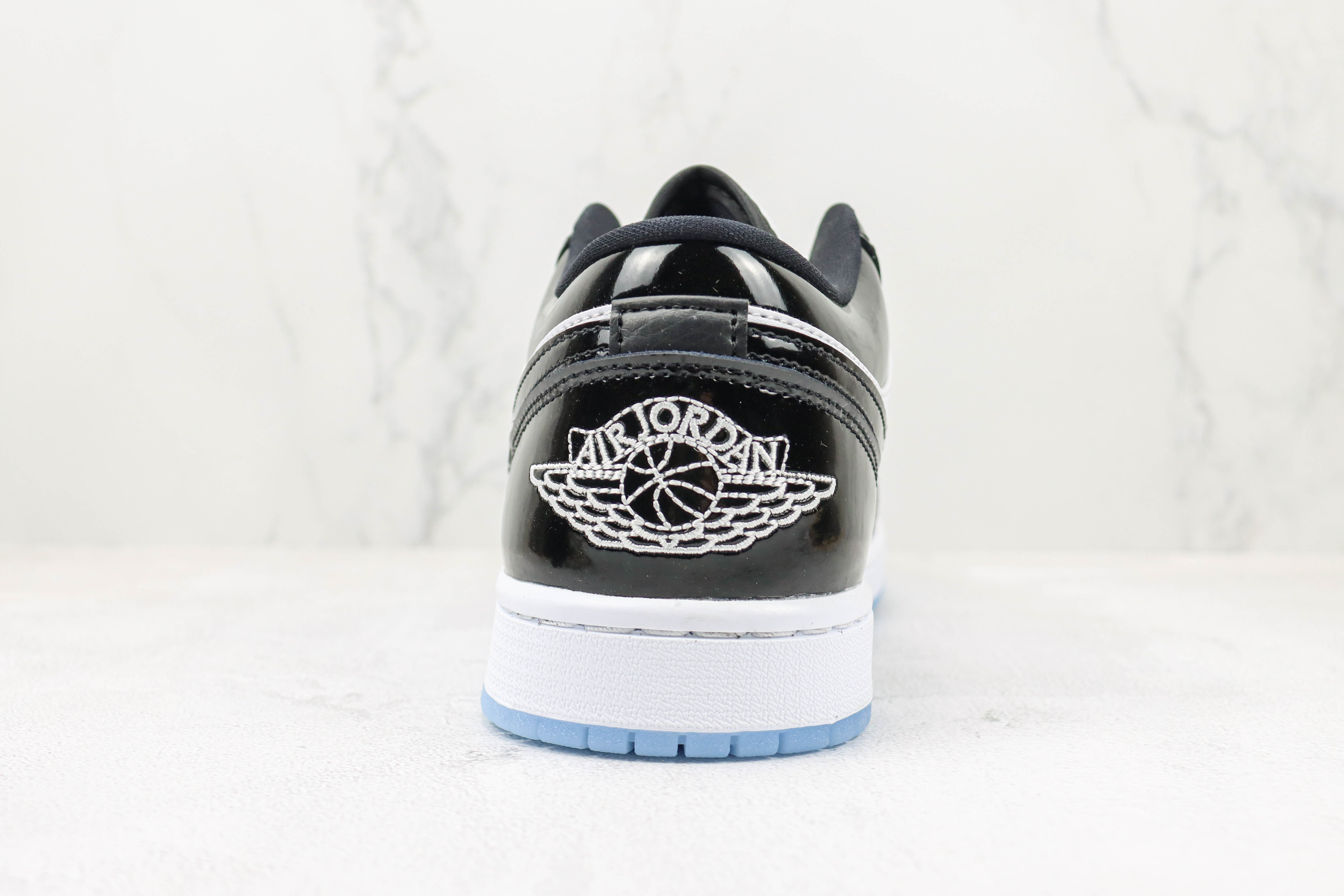 Air Jordan 1 Low “Concord”