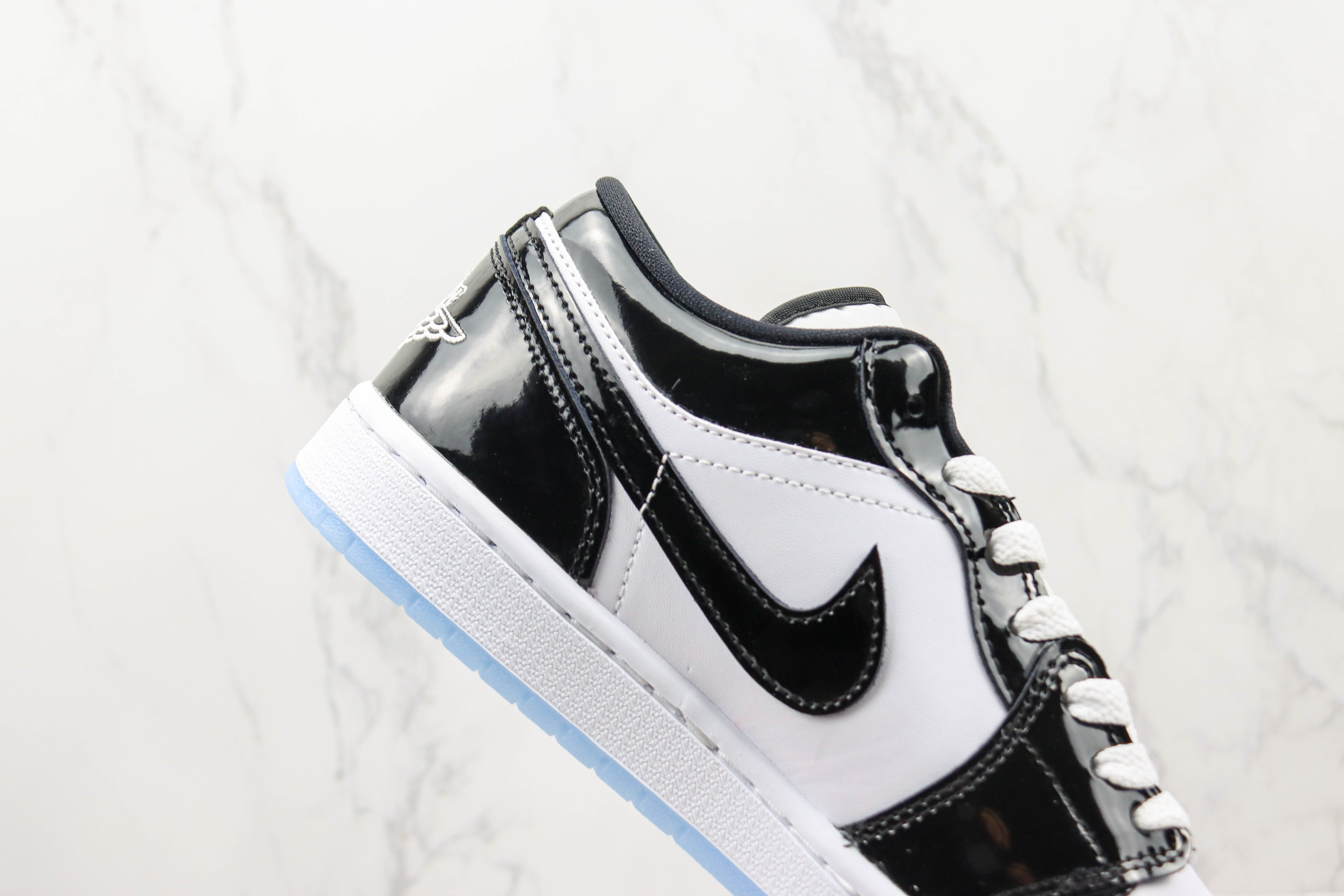 Air Jordan 1 Low “Concord”
