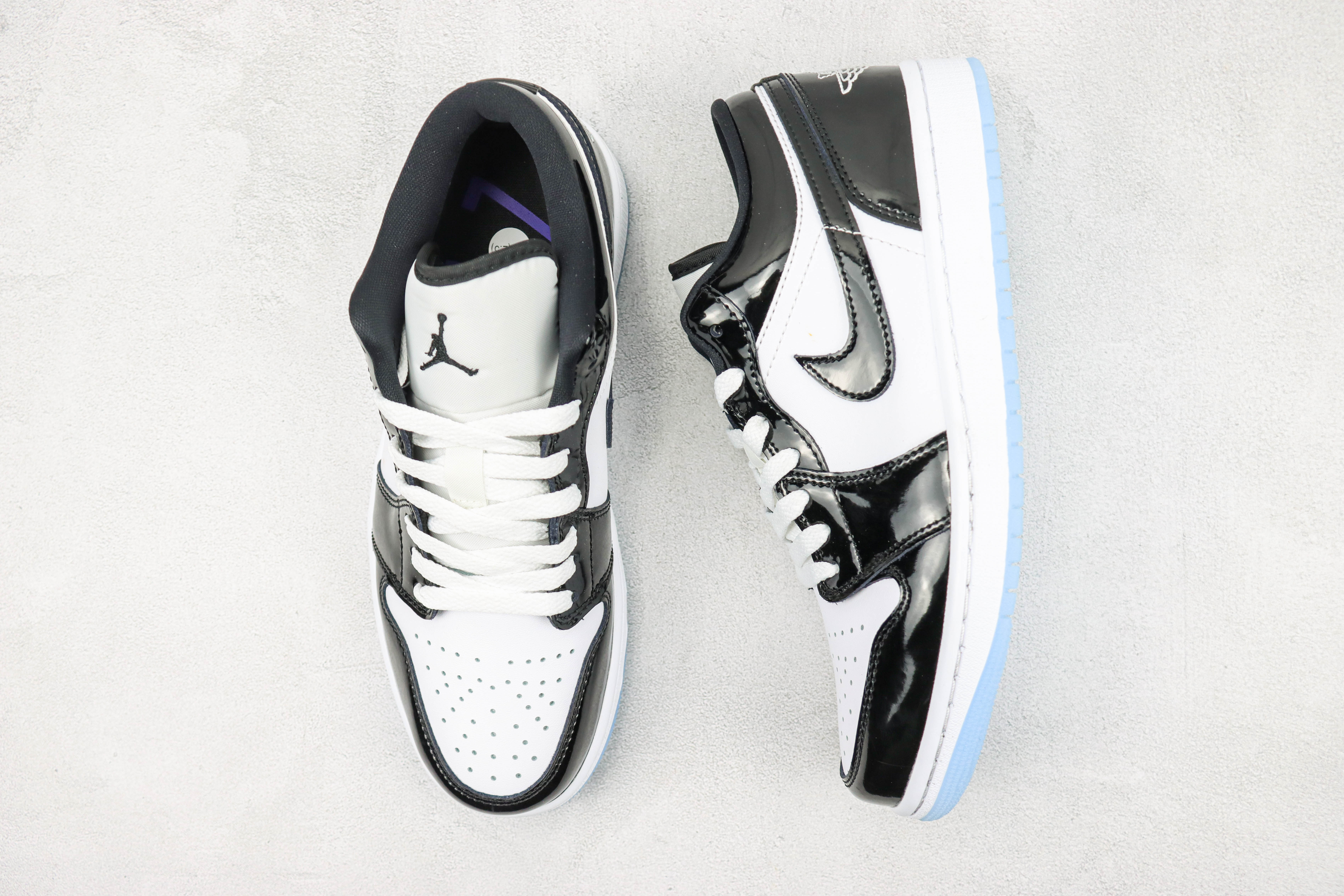 Air Jordan 1 Low “Concord”