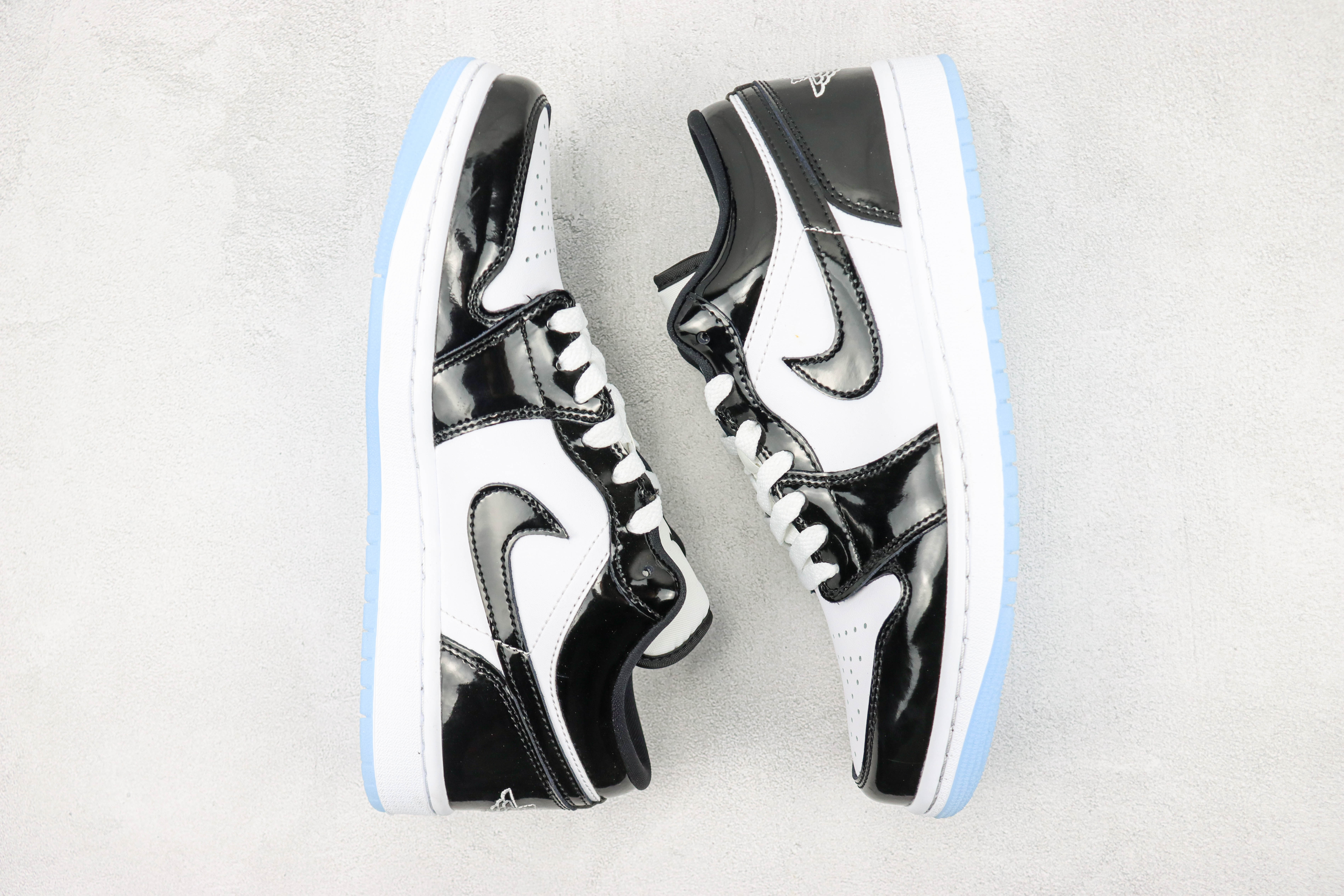 Air Jordan 1 Low “Concord”