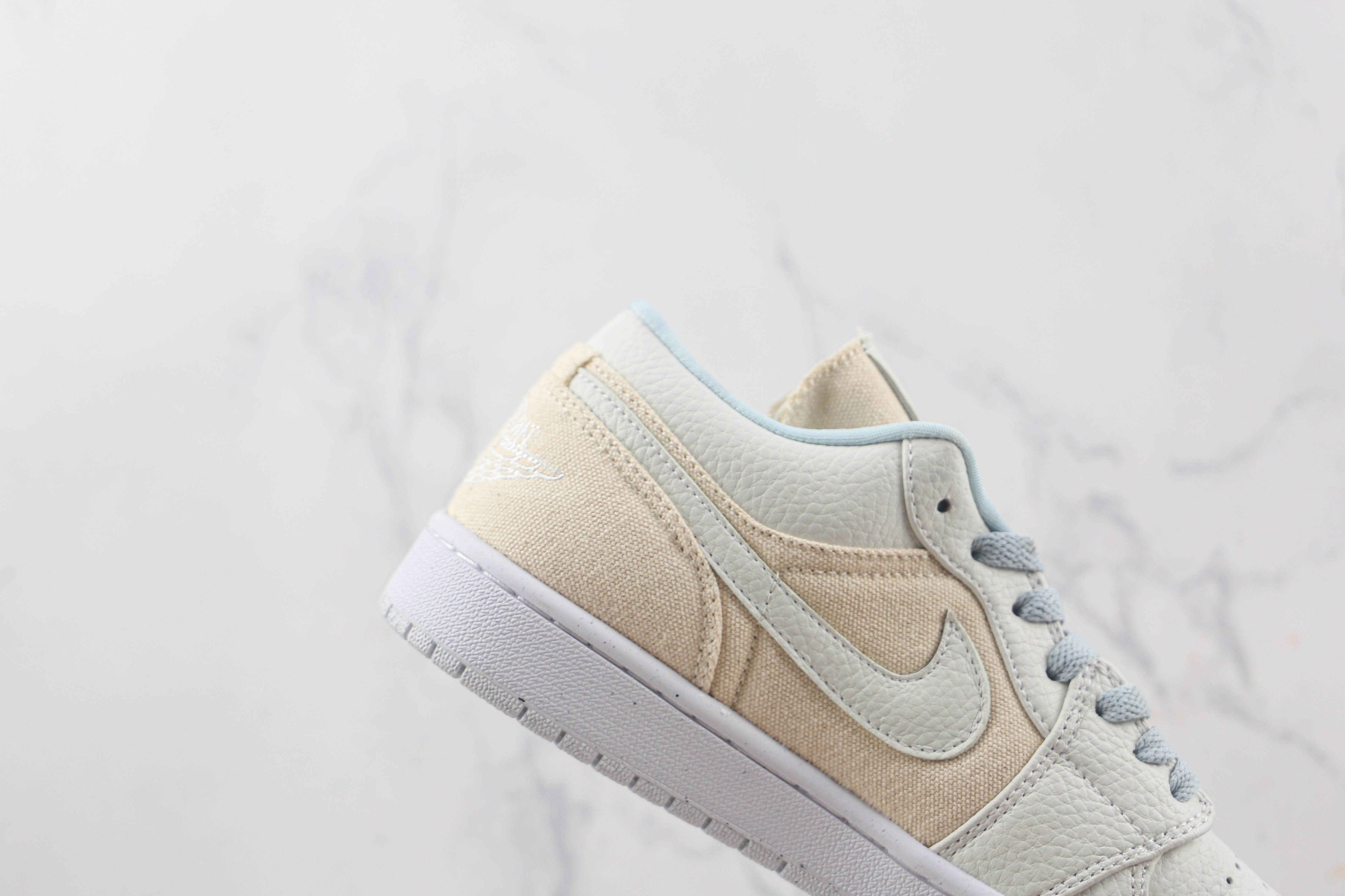 Air Jordan 1 Low Canvas