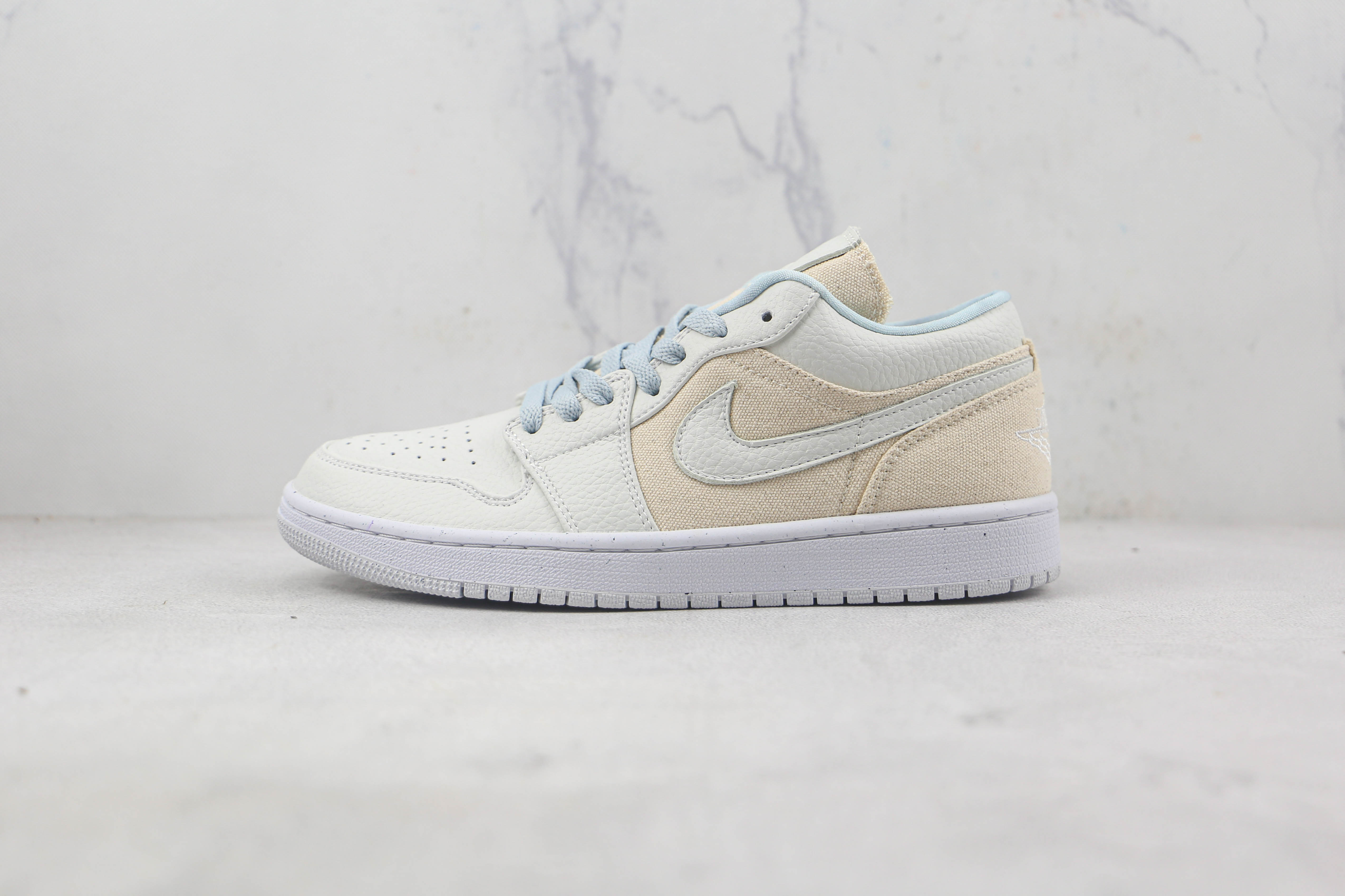Air Jordan 1 Low Canvas