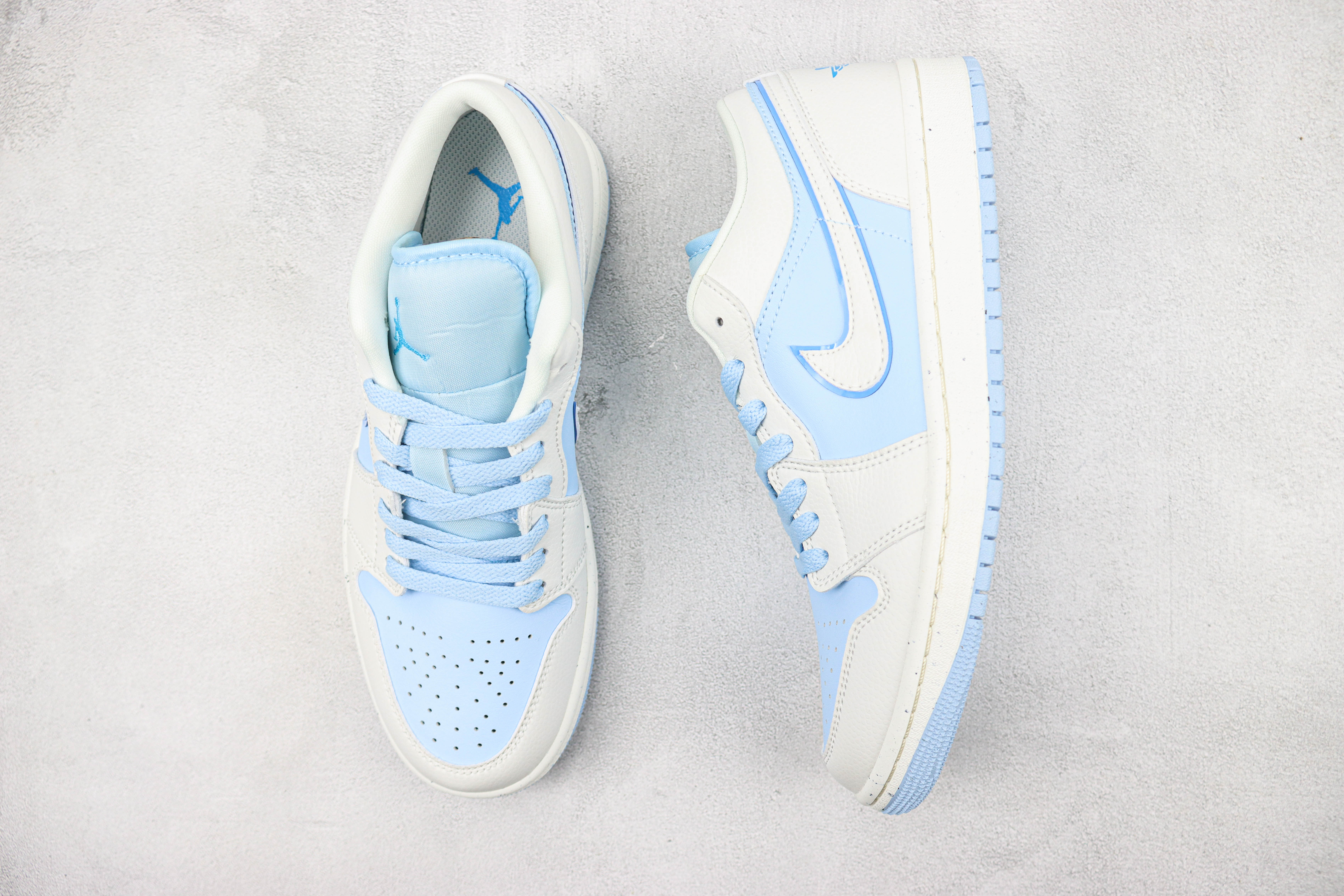 Air Jordan 1 Low Light Blue And White