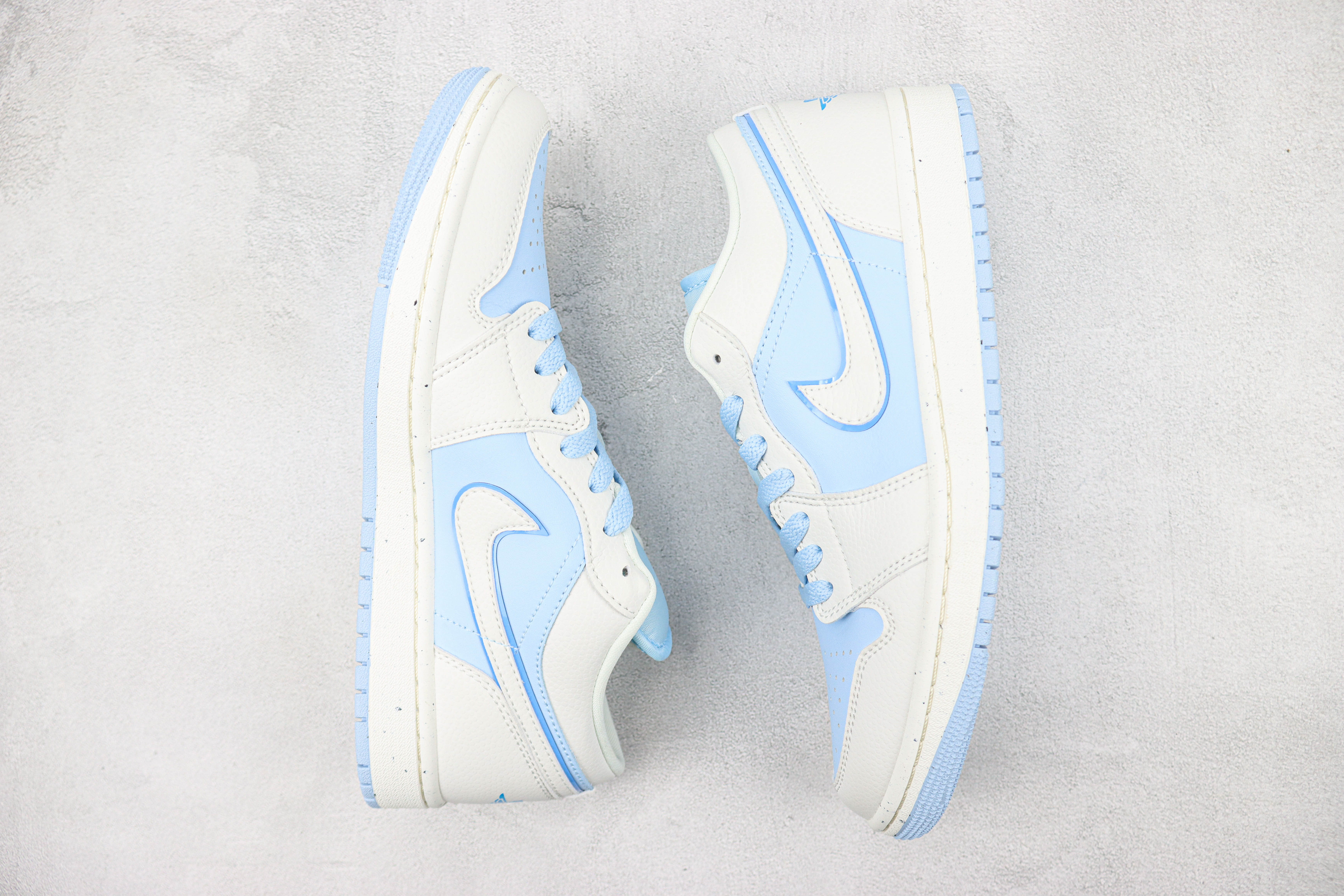 Air Jordan 1 Low Light Blue And White