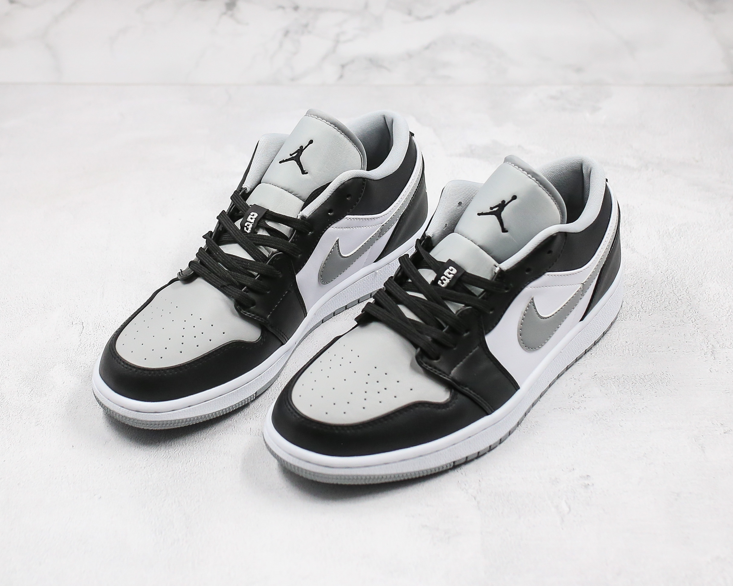 Air Jordan 1 Low Light Smoke Grey