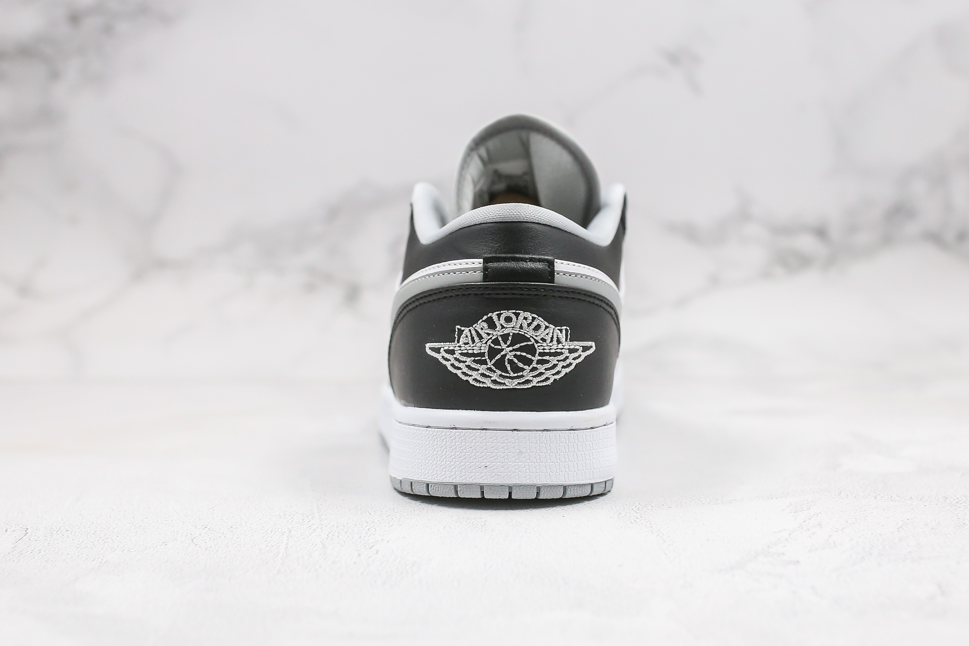 Air Jordan 1 Low Light Smoke Grey