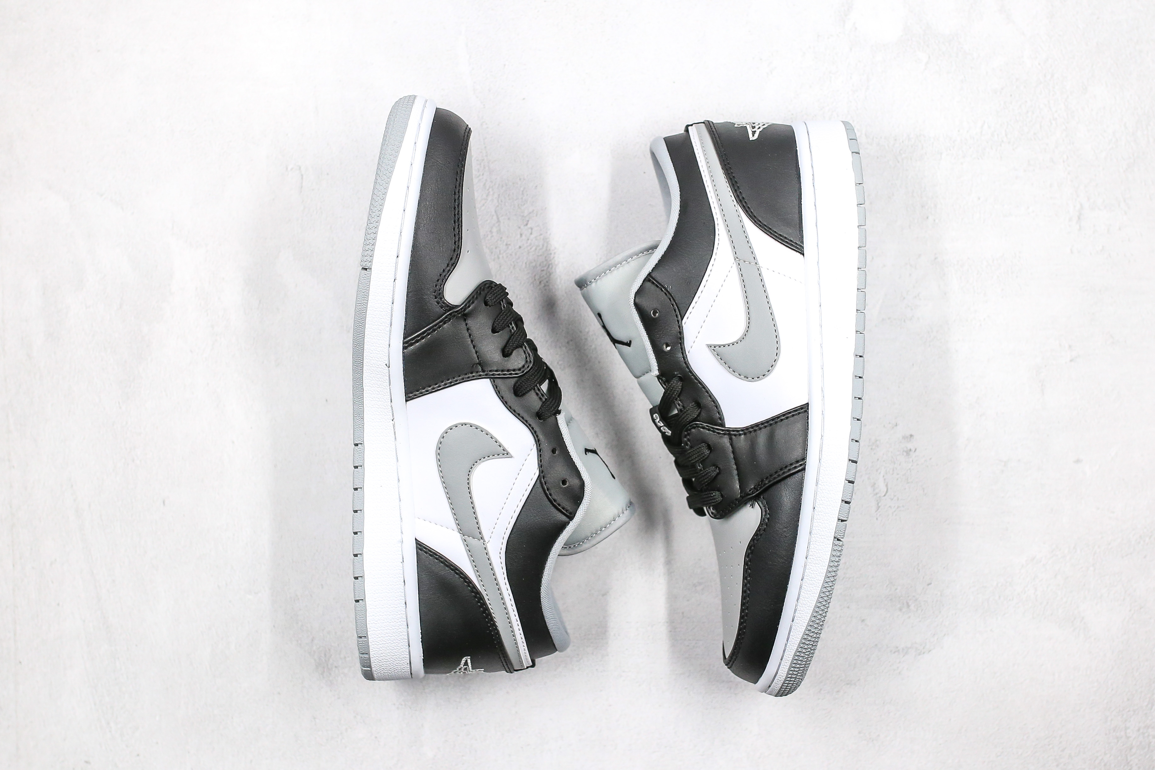 Air Jordan 1 Low Light Smoke Grey