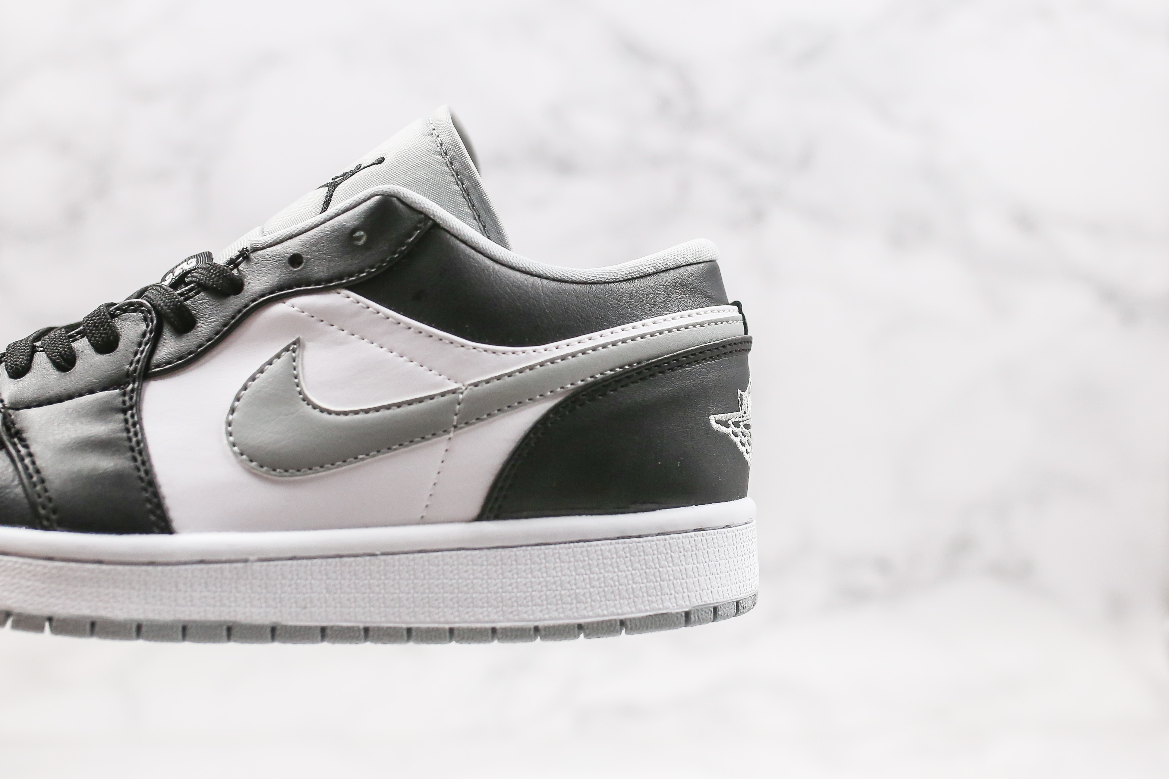 Air Jordan 1 Low Light Smoke Grey