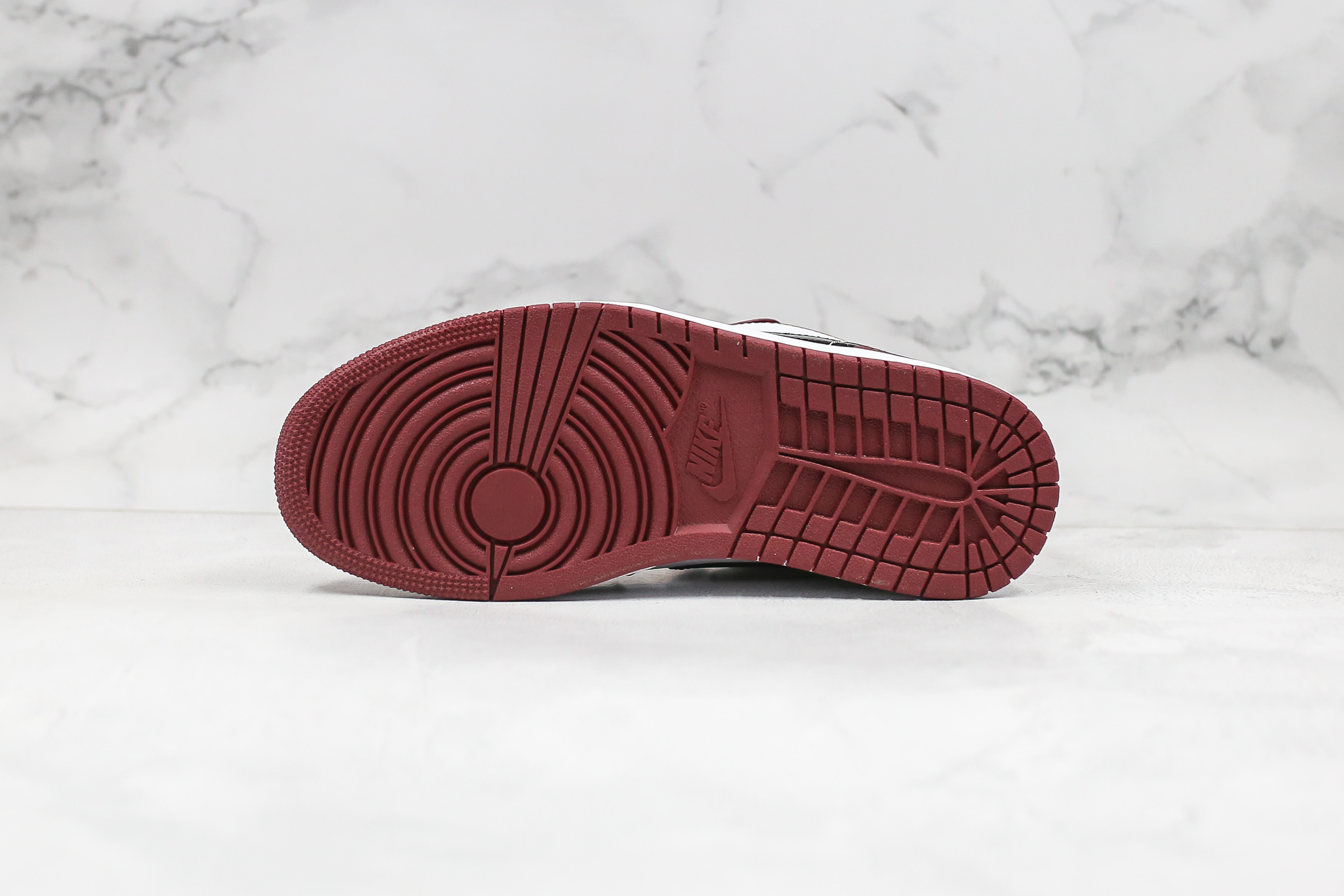 Air Jordan 1 Low Noble Red