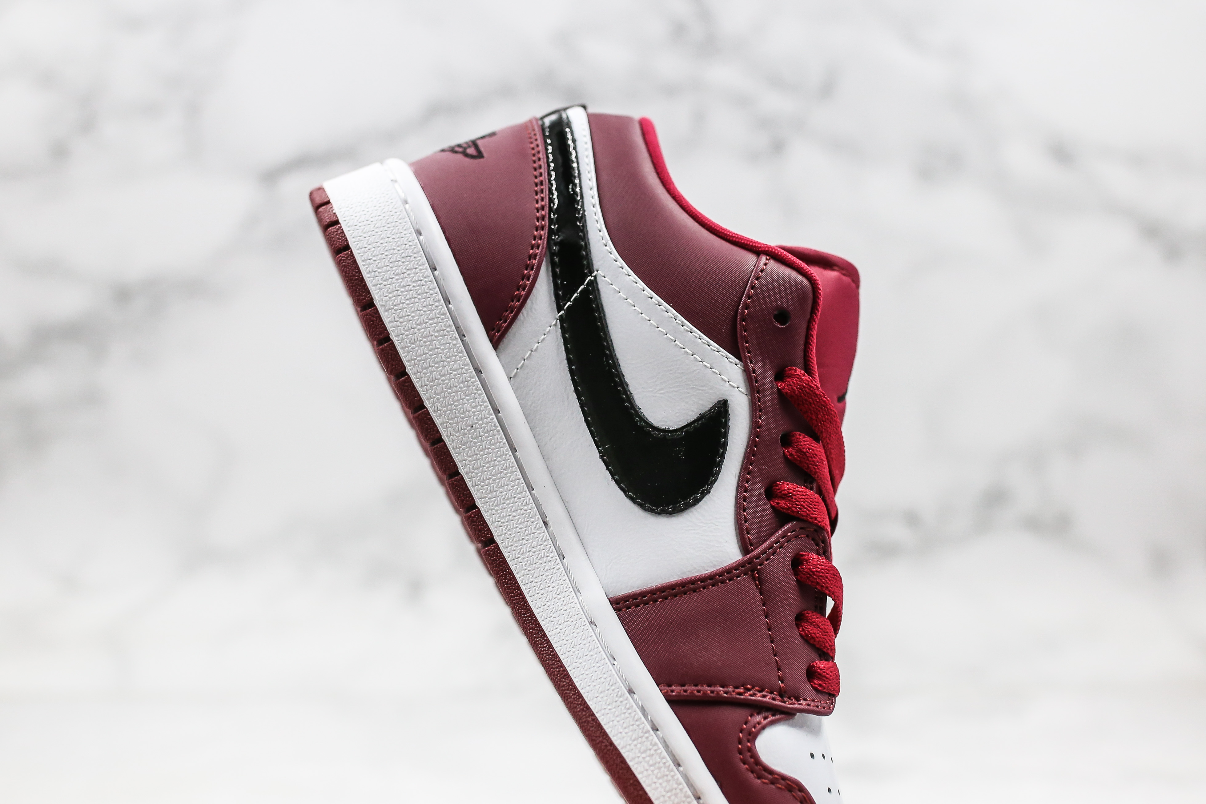 Air Jordan 1 Low Noble Red