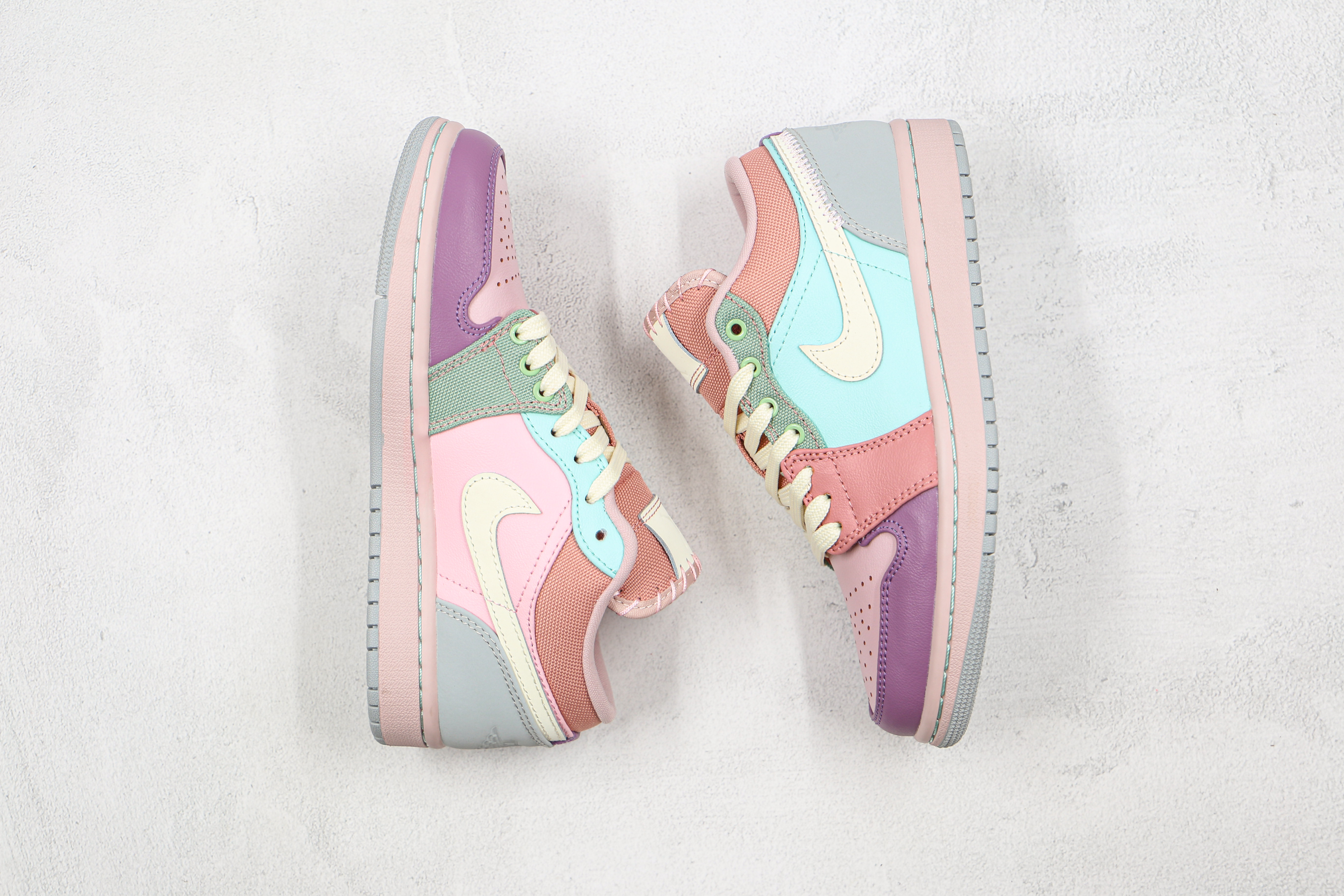 Air Jordan 1 Low SE Champagne