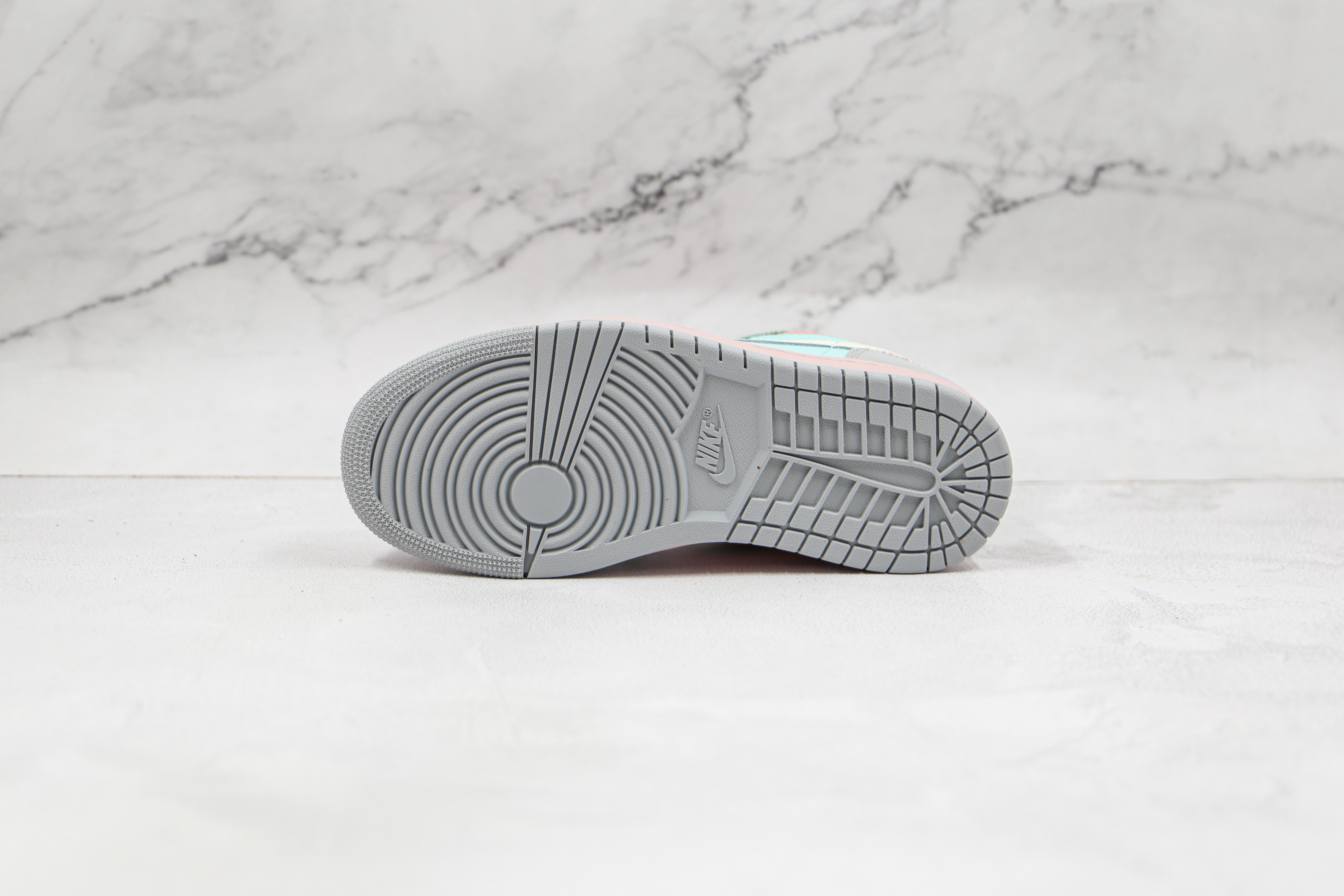 Air Jordan 1 Low SE Champagne