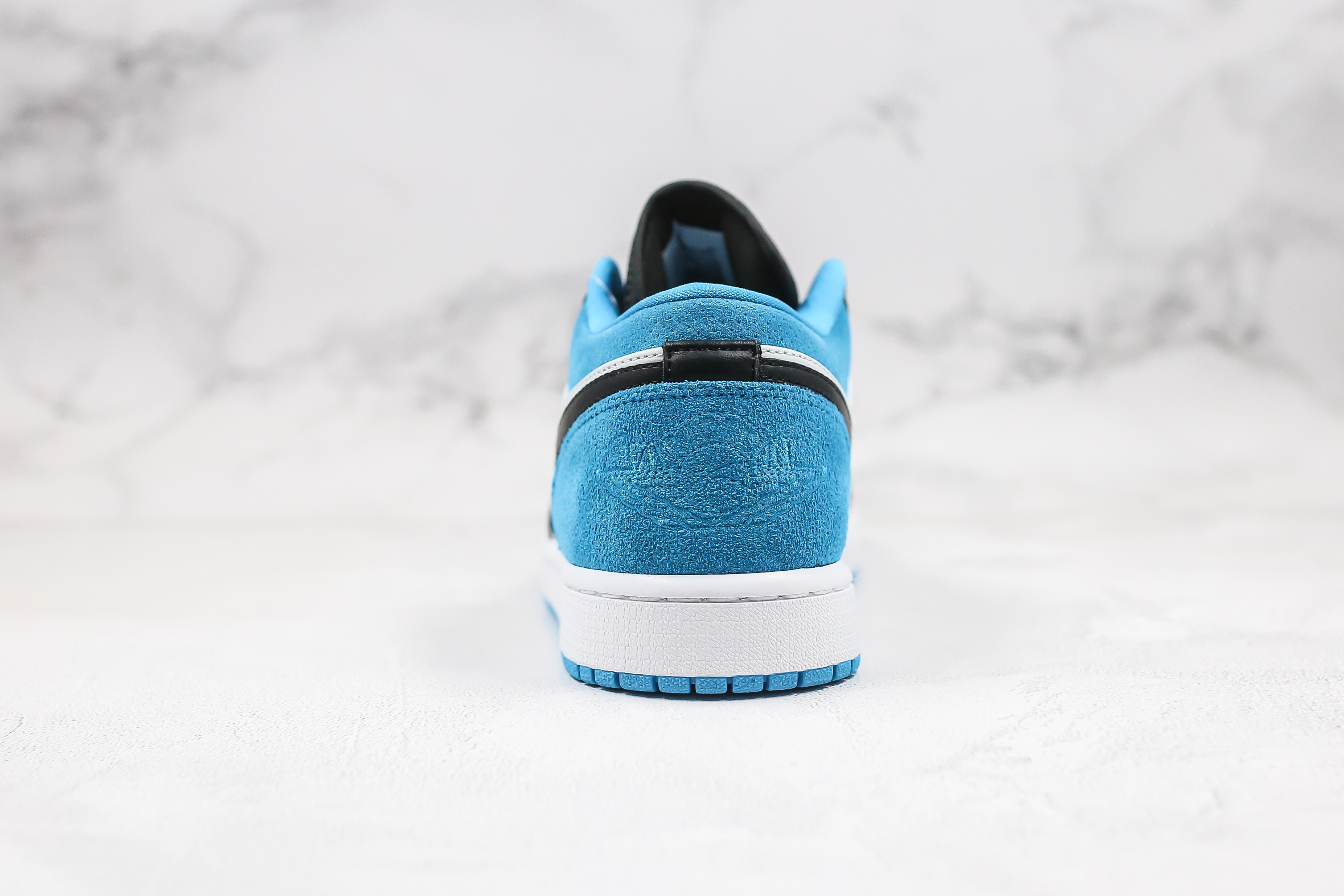 Air Jordan 1 Low SE Laser Blue