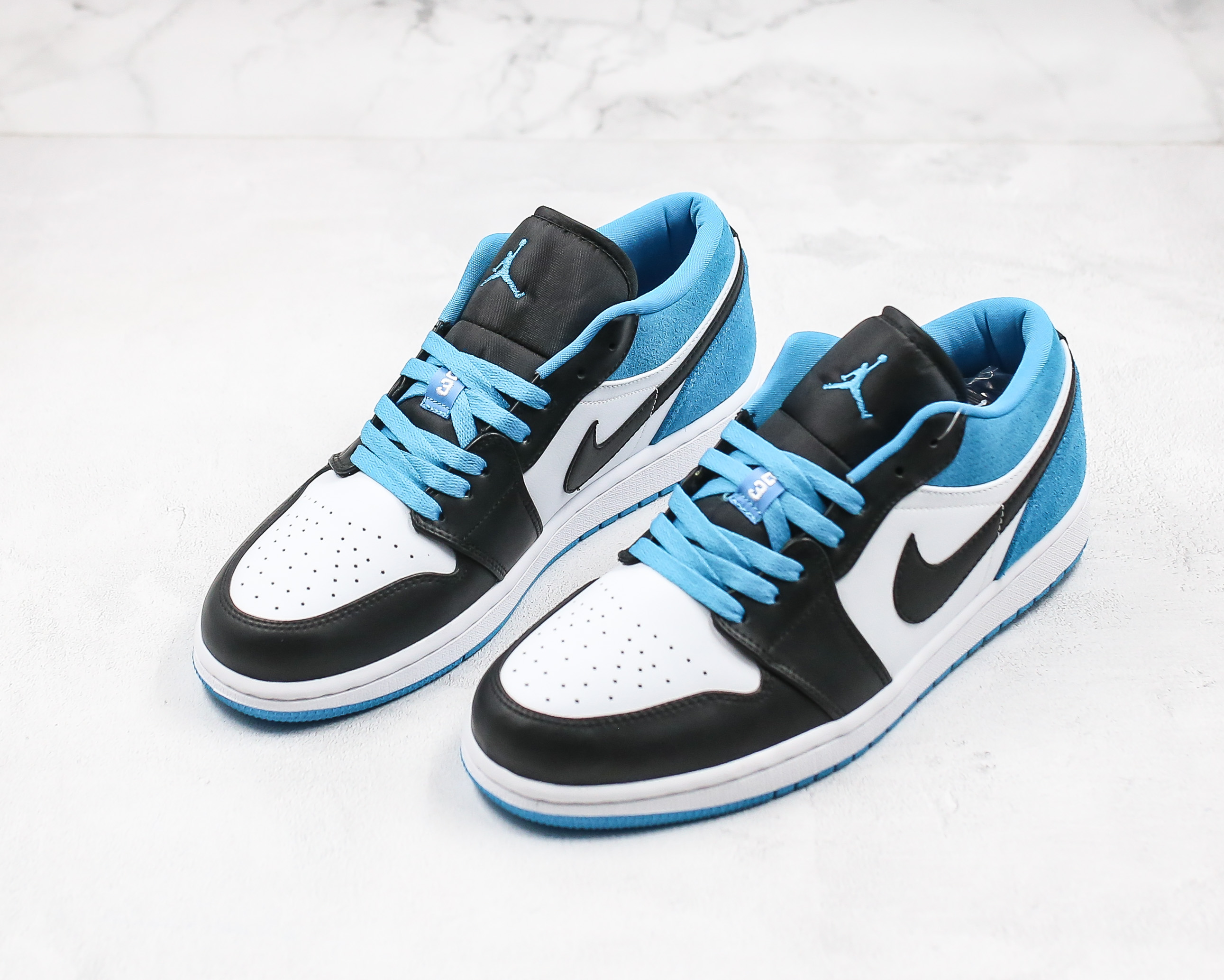 Air Jordan 1 Low SE Laser Blue