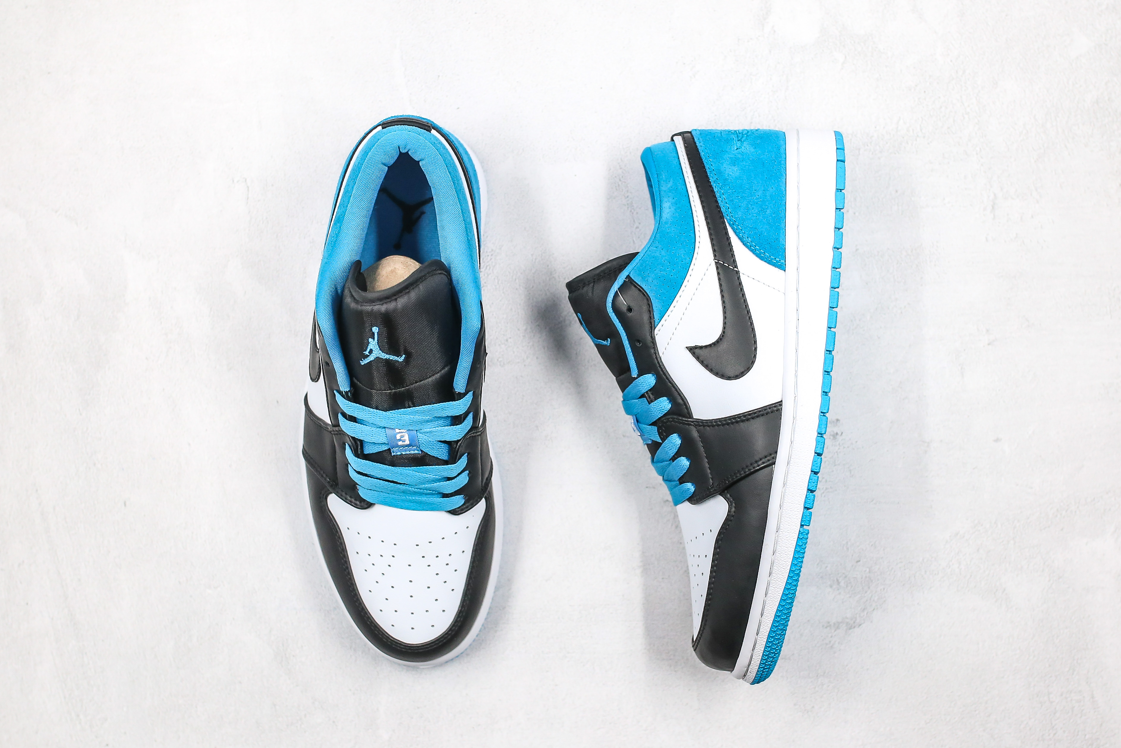Air Jordan 1 Low SE Laser Blue