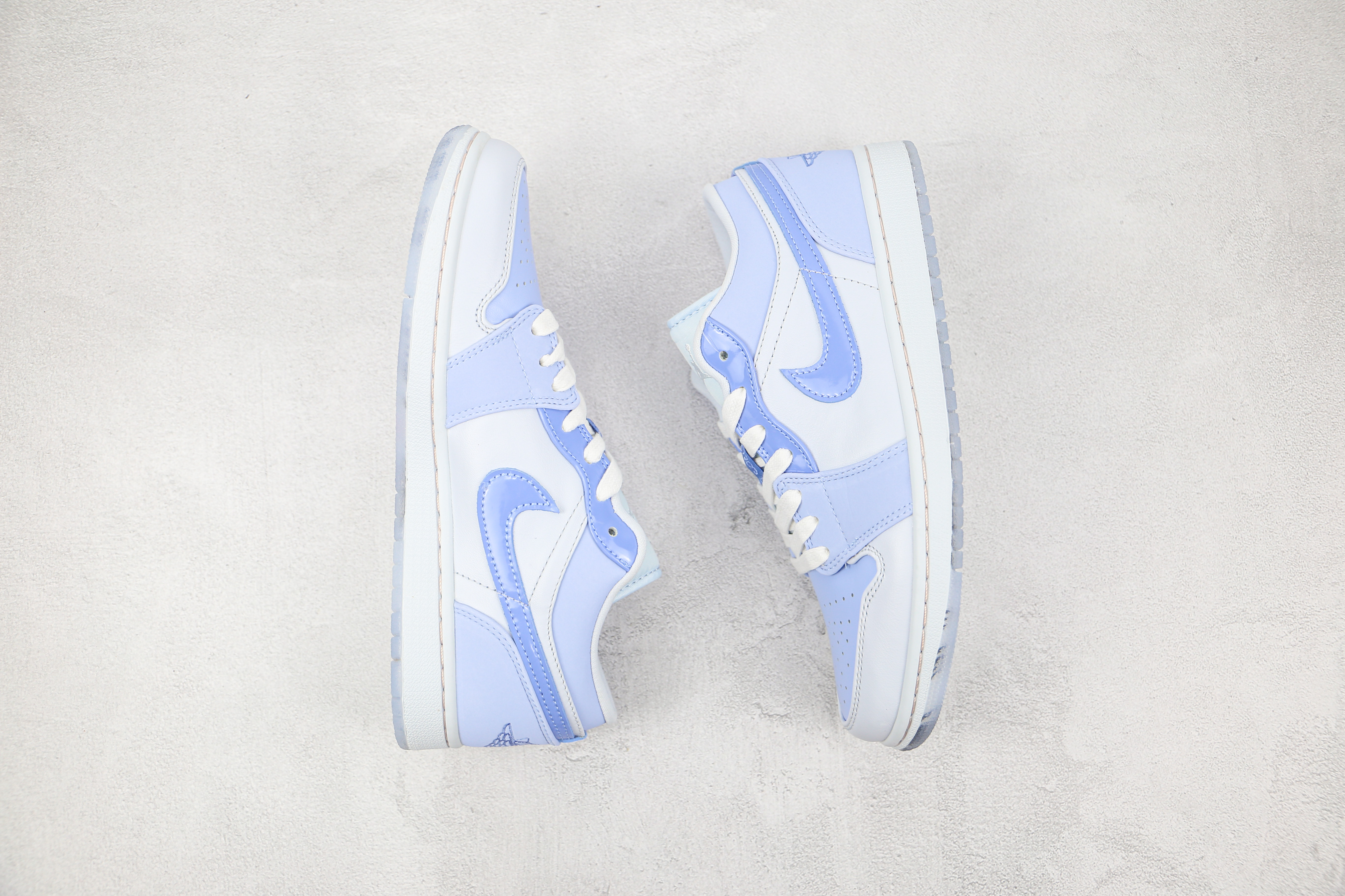 Air Jordan 1 Low SE Mighty Swooshers