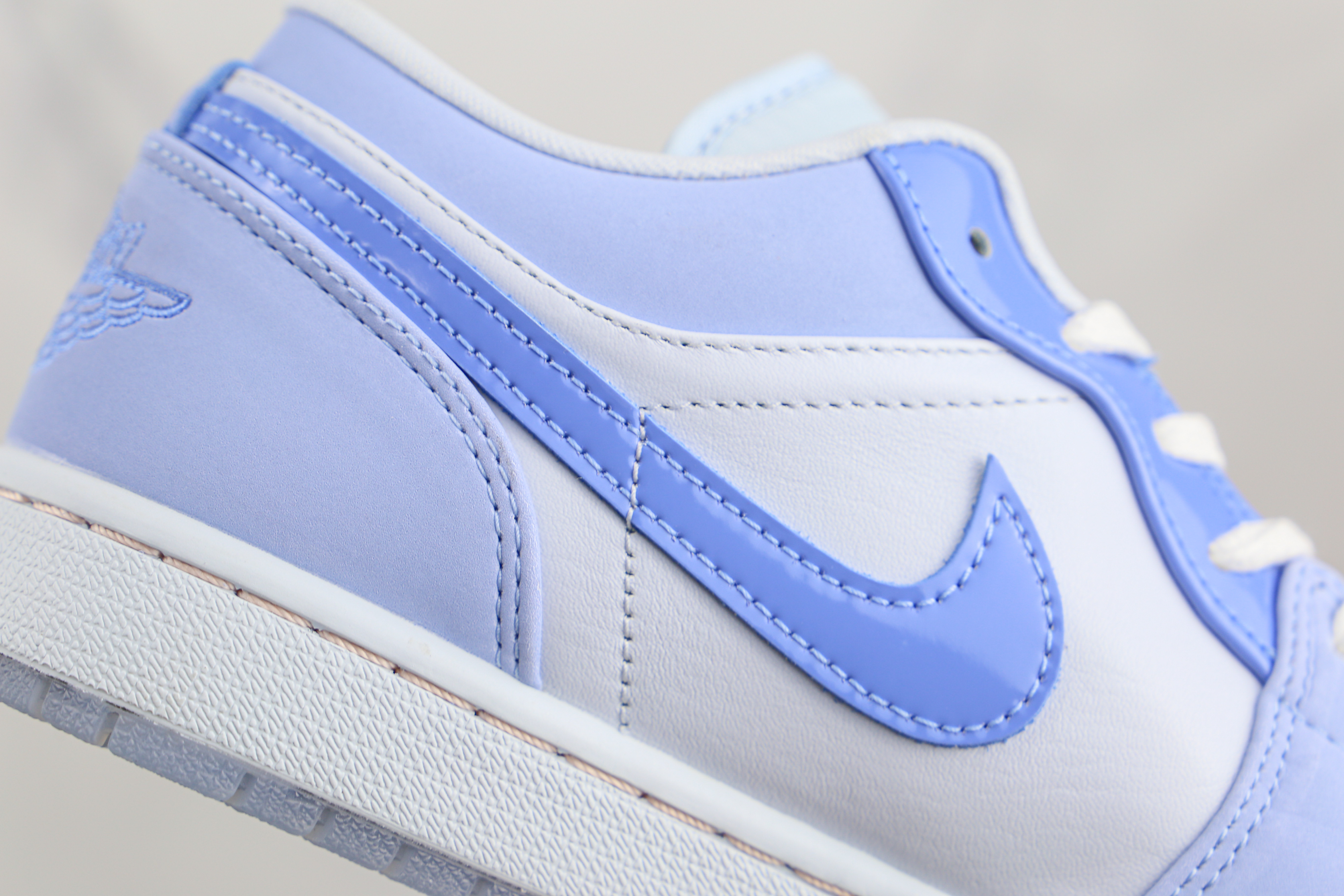 Air Jordan 1 Low SE Mighty Swooshers