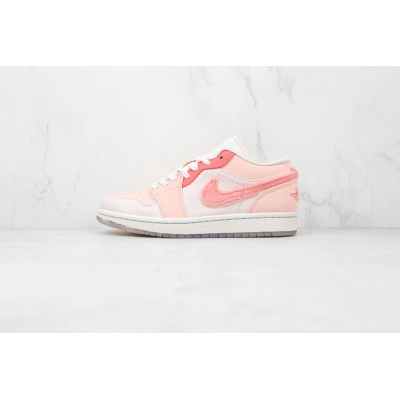 Air Jordan 1 Low SE Mighty Swooshers 01